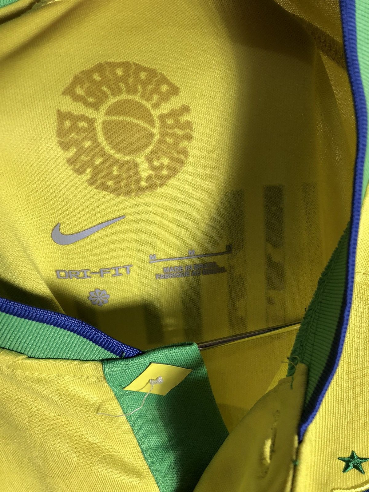 Other VERY RARE NIKE BRAZIL VINI JR SOCCER JERSEY RETRO Y2K 90s Size US M / EU 48-50 / 2 - 6 Thumbnail