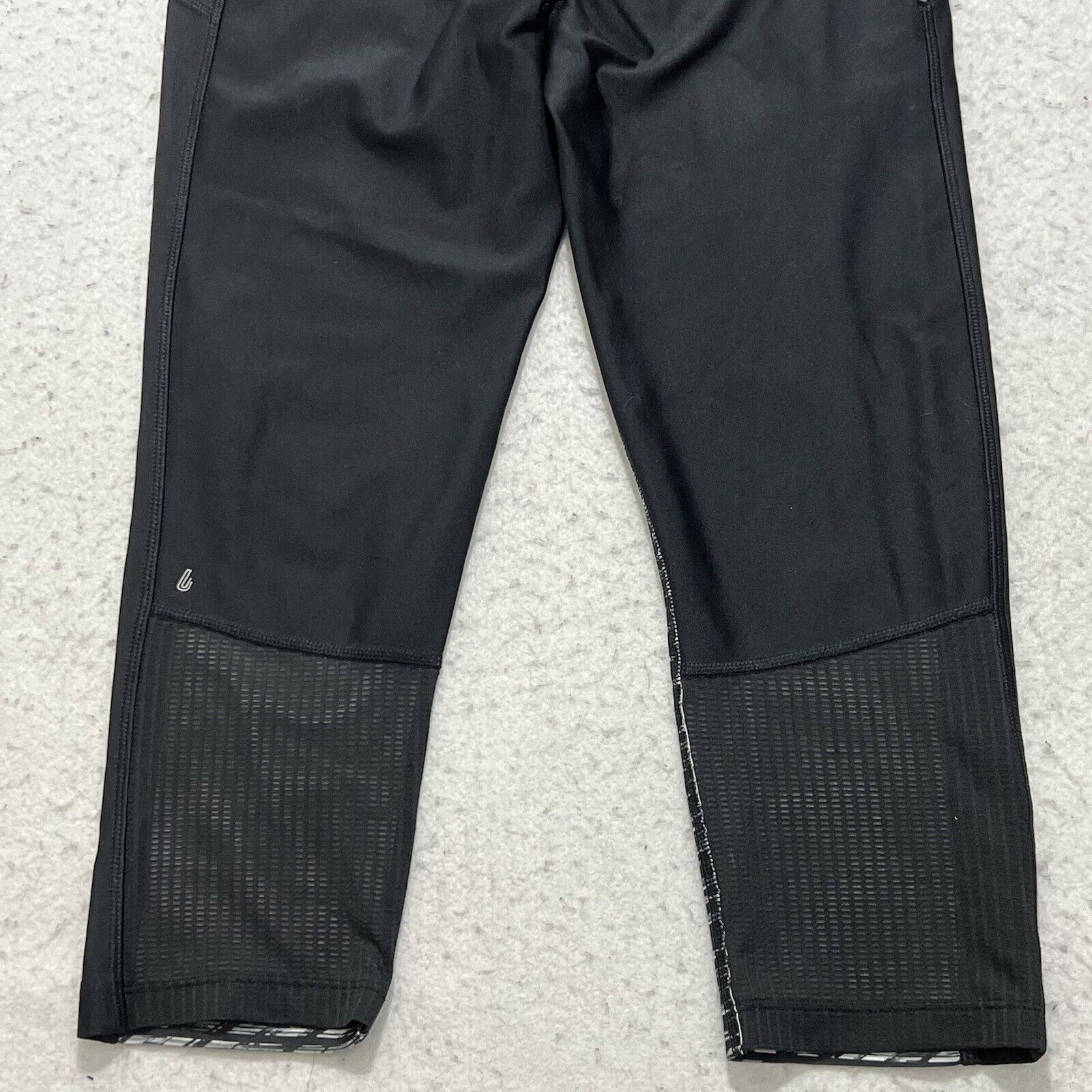 Under Armour Under Armour Capri Athletic Leggings Black + Gray Yoga Pants Size 30" / US 8 / IT 44 - 7 Thumbnail