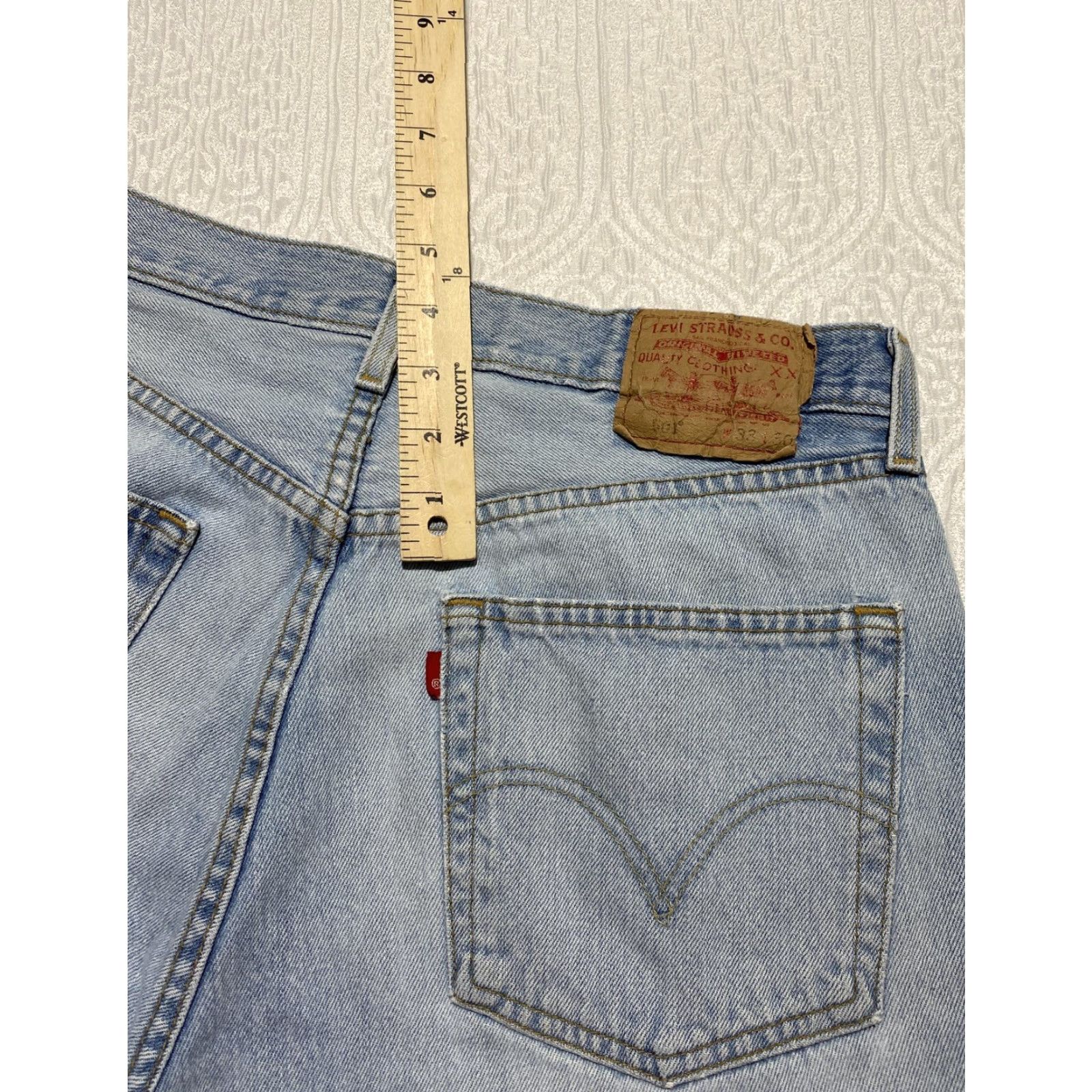Levi's VINTAGE Levi's 501 Jeans Mens 33x30 Denim Blue 501-0134 Straight Leg Button Fly 5-Pocket Jeans Mens Regular Slim? Size US 33 - 4 Thumbnail