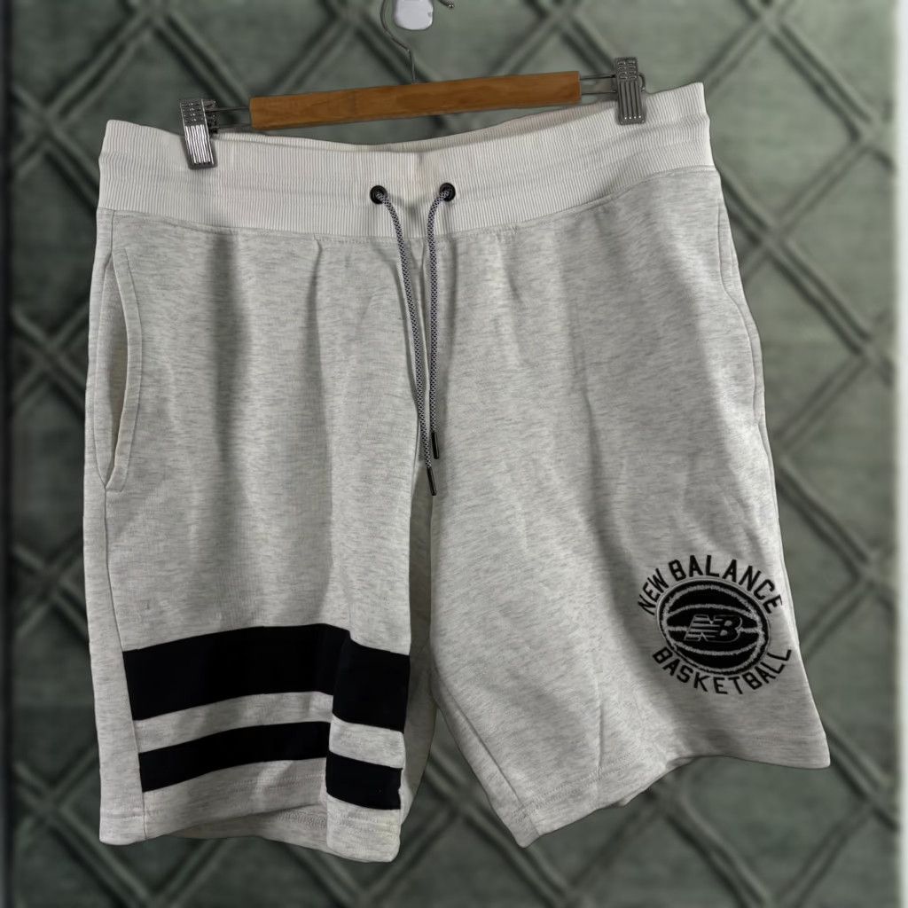 VINTAGE New Balance Shorts Mens Large Grey Black Basketball