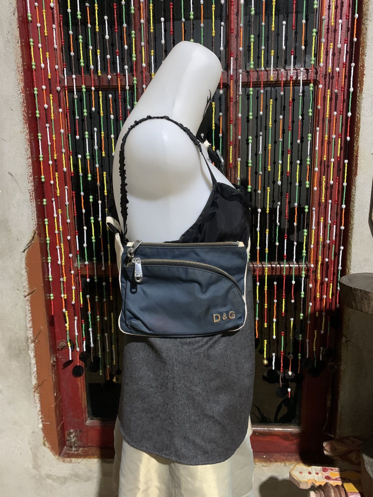 Designer × Dolce & Gabbana 2000s Dolce & Gabbana D&G Italy Fanny/Sling Bag Size ONE SIZE - 2 Thumbnail