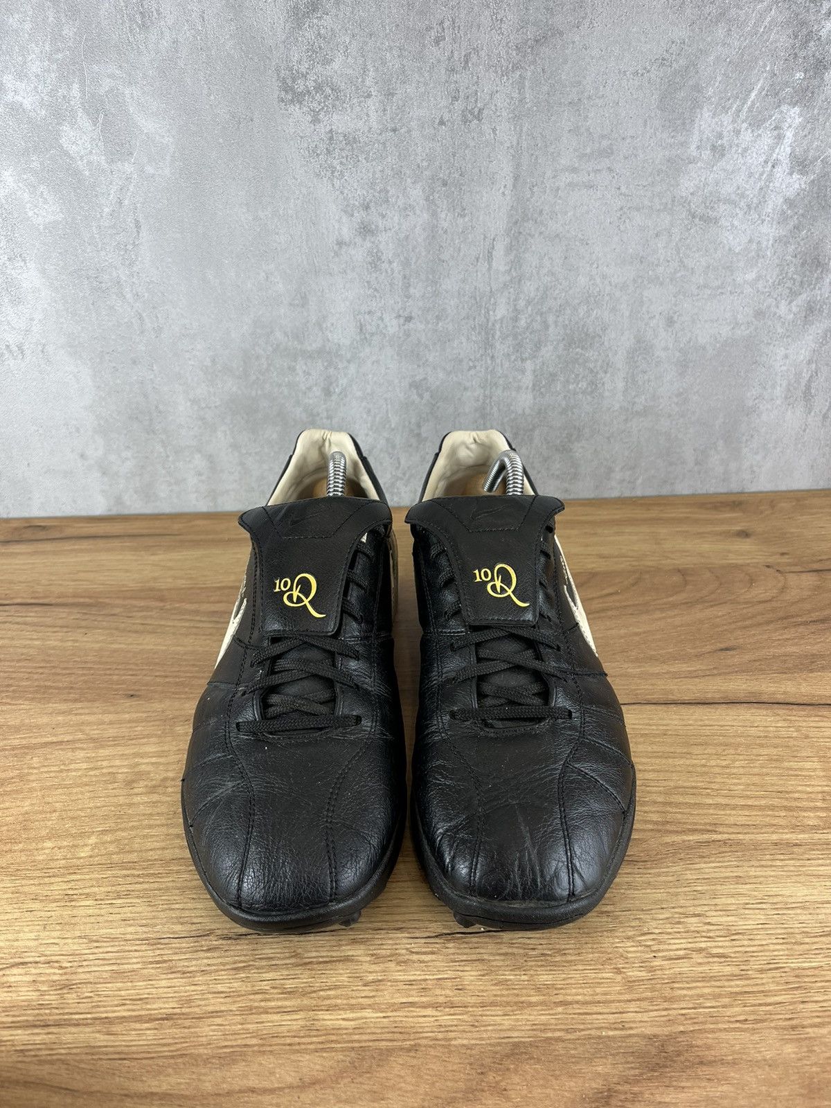 Ronaldinho football shoes sales