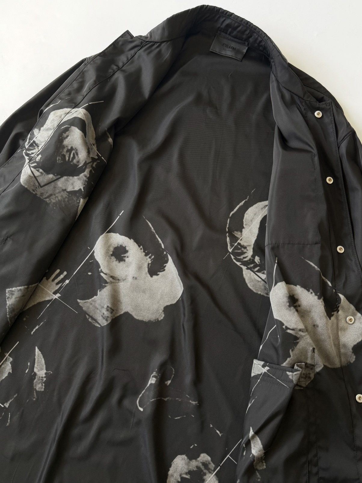 Prada Prada Herzog & de Meuron A/W 2018 A Printed Shirt Size US L / EU 52-54 / 3 - 7 Thumbnail