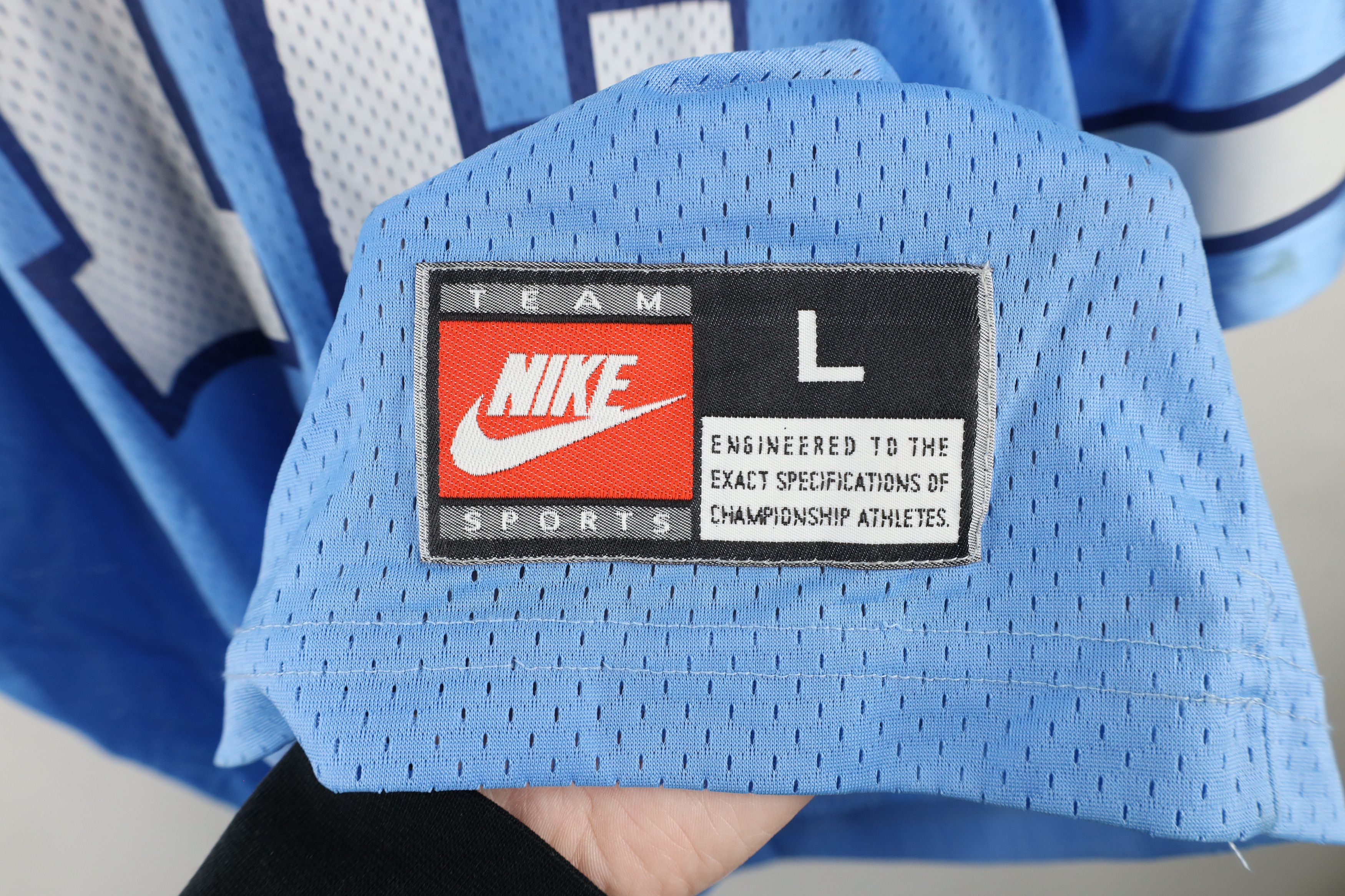 Nike × Vintage Vintage 90s Nike Distressed University of Football Jersey Size US L / EU 52-54 / 3 - 5 Thumbnail