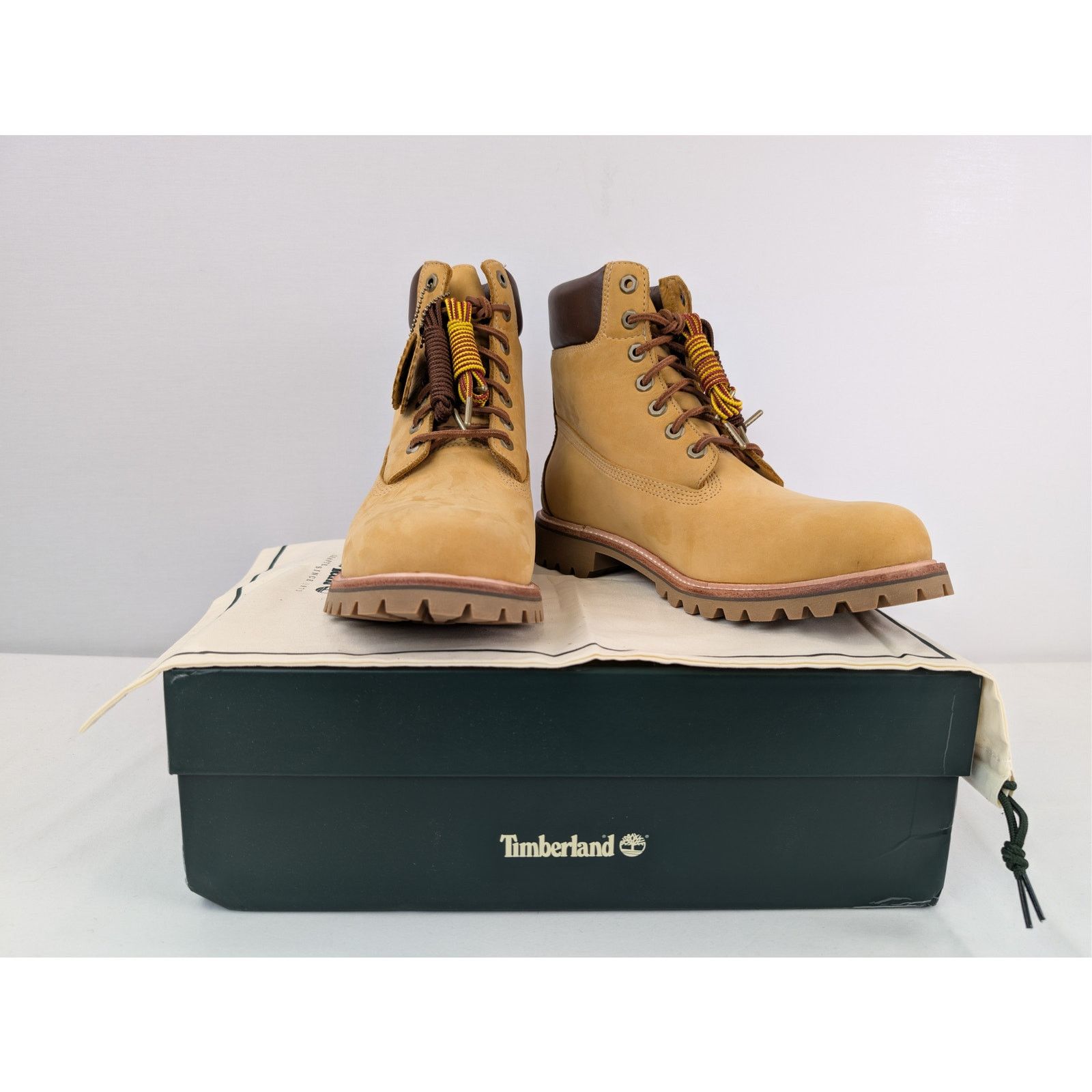 Timberland o1rshd1 Luxe Mid Lace Waterproof Boots in Wheat Nubuck Size US 10 / EU 43 - 19 Thumbnail
