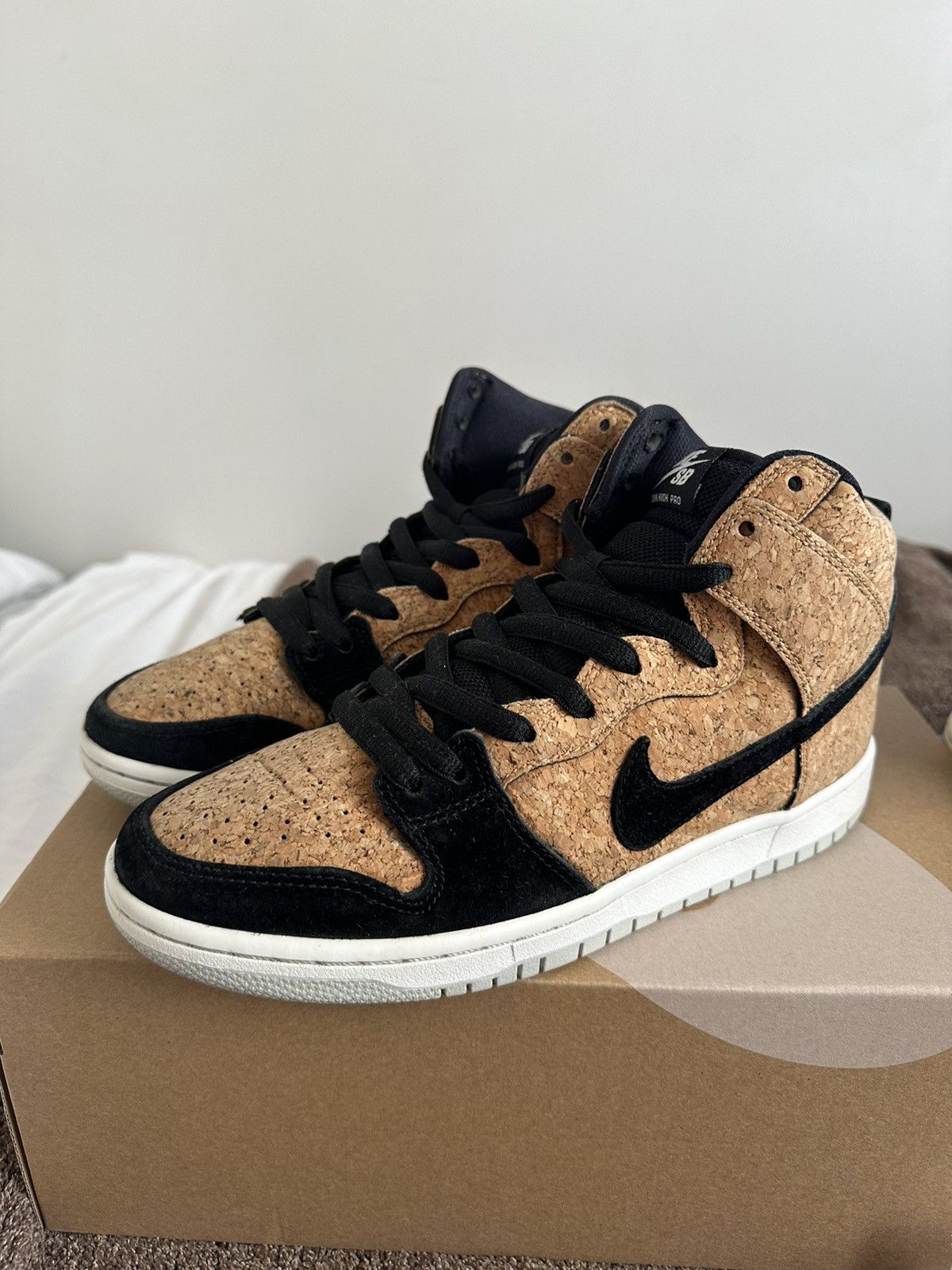 Nike Cork Nike SB Dunk High (2015) Size US 9 / EU 42 - 3 Thumbnail