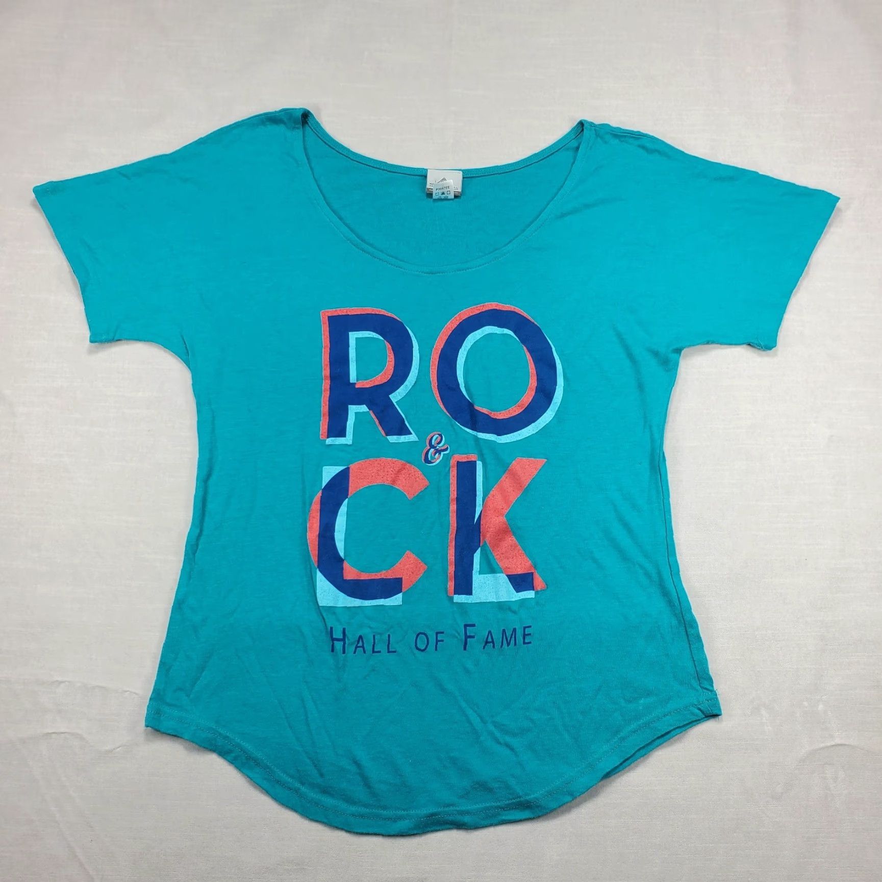Vintage ROCK AND ROLL HALL OF FAME Museum Shirt Ladies Small Womens T Shirt Size S / US 4 / IT 40 - 2 Thumbnail