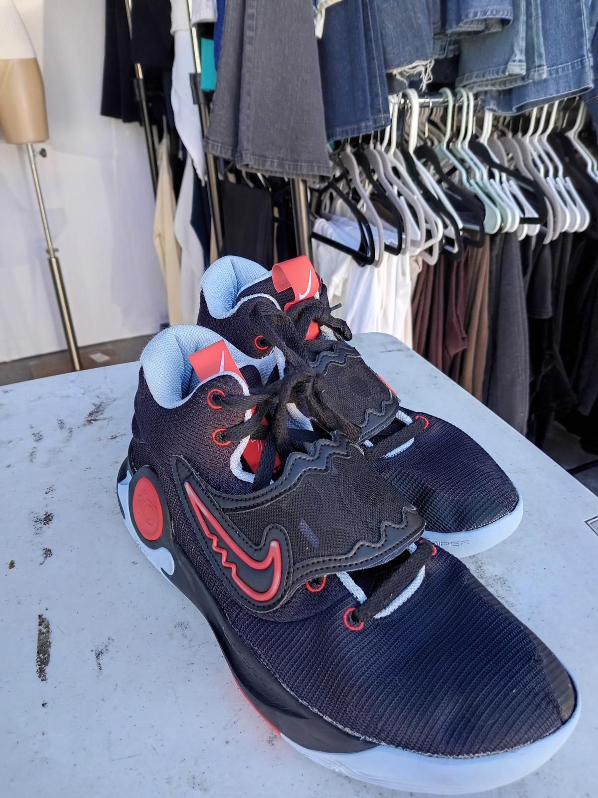 Nike Stylish Nike Athletic Sneakers - Black & Red Size US 11.5 / EU 44-45 - 3 Thumbnail