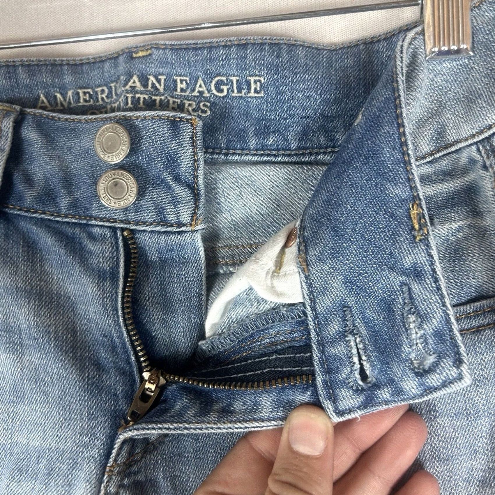 American Eagle Outfitters American Eagle Artist Crop Stretch Jeans Women's Size 0 Regular Light Wash AEO Jeans Size 25" / US 0 / IT 36 - 2 Thumbnail