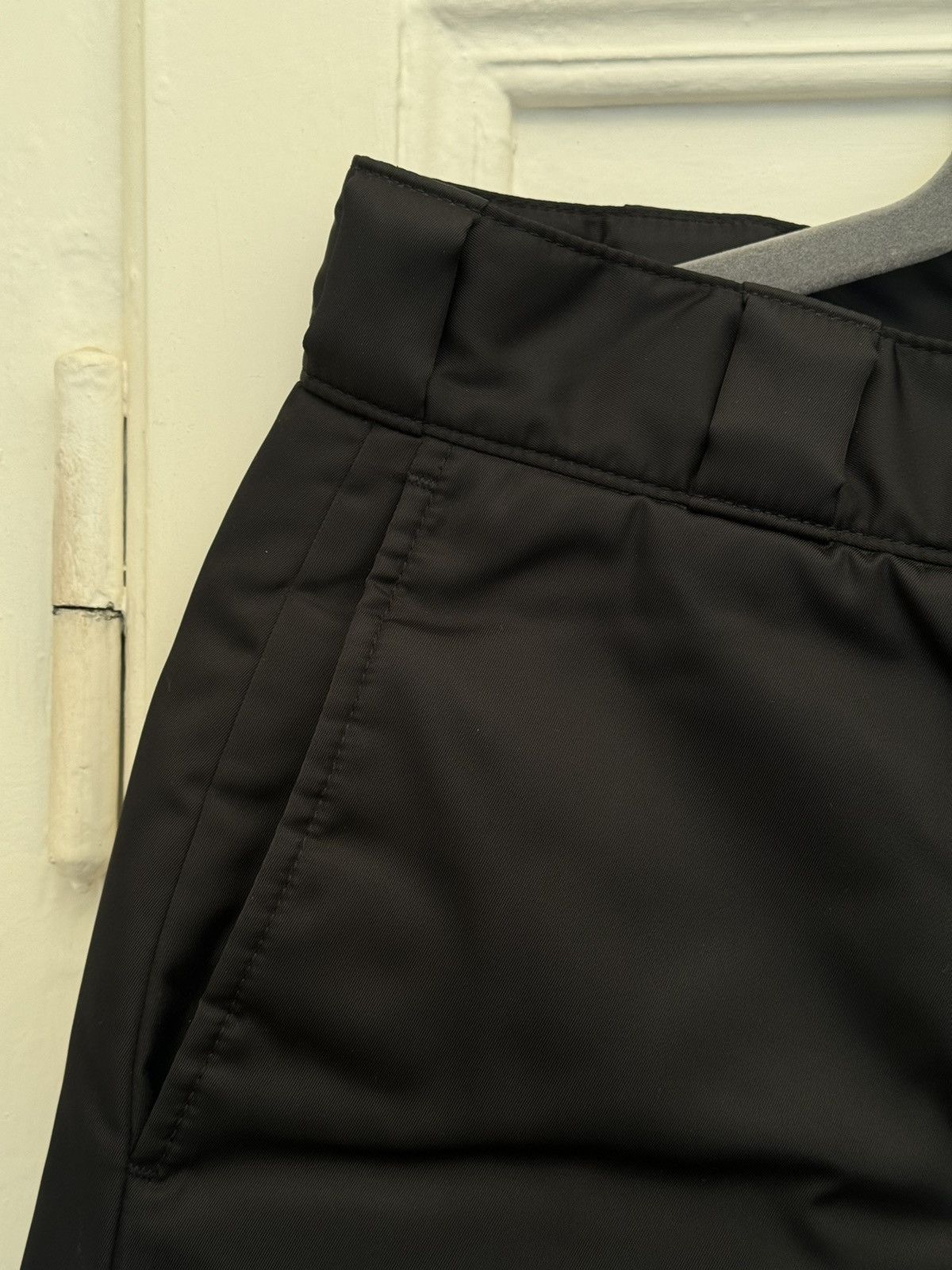 Prada PRADA re-nylon black padded SHORTS FW18 Size US 30 / EU 46 - 4 Thumbnail