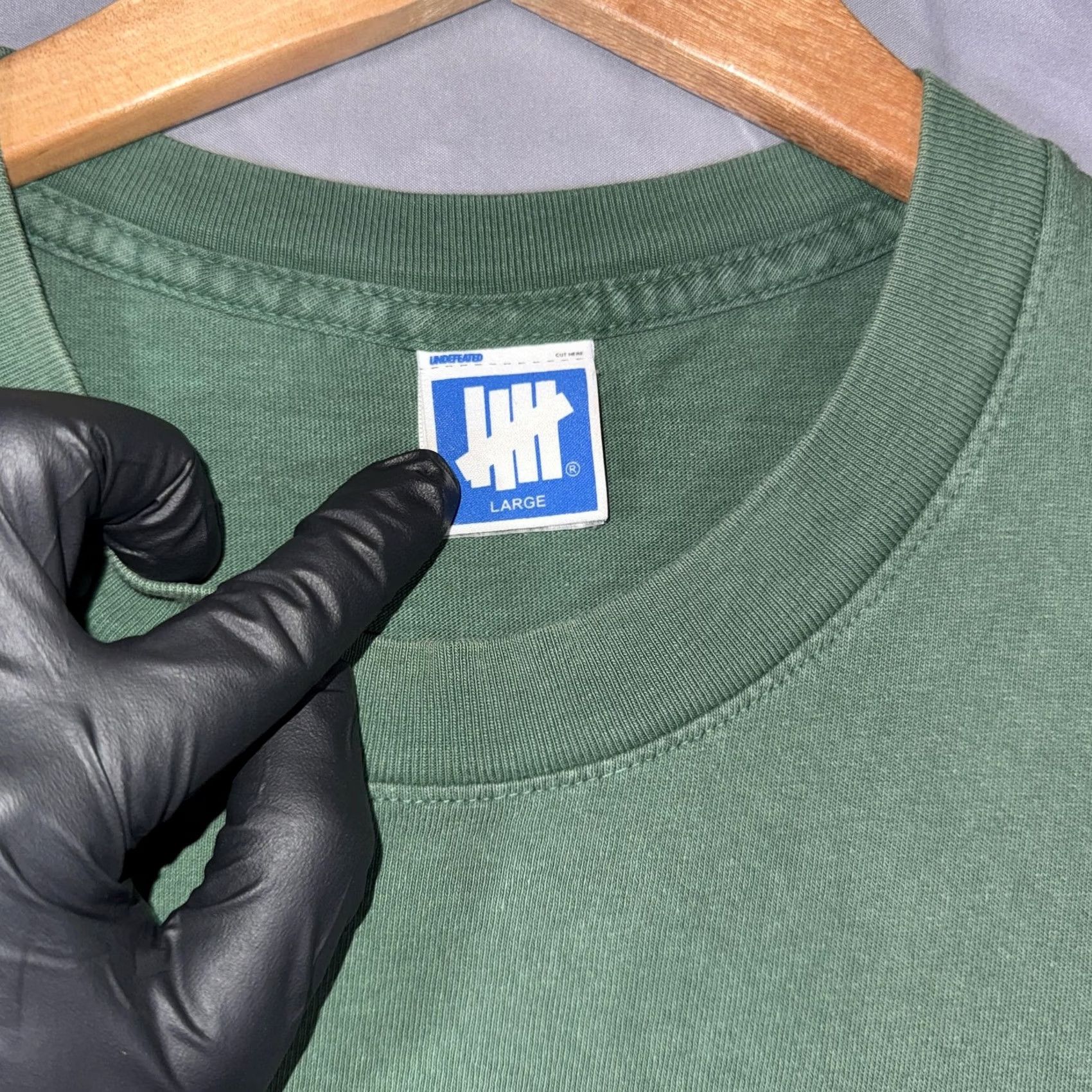 Undefeated Undefeated Shirt Mens Large Green Play Dirty Bear Crewneck Short Sleeve Tee Size US L / EU 52-54 / 3 - 3 Thumbnail