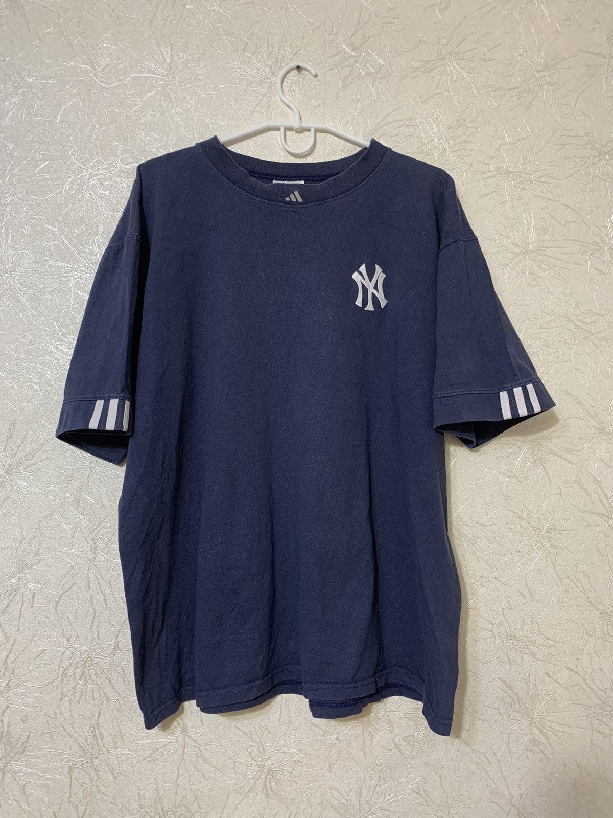 Adidas × Vintage Vintage Adidas Yankees T-Shirt Made in USA Size US L / EU 52-54 / 3 - 1 Thumbnail