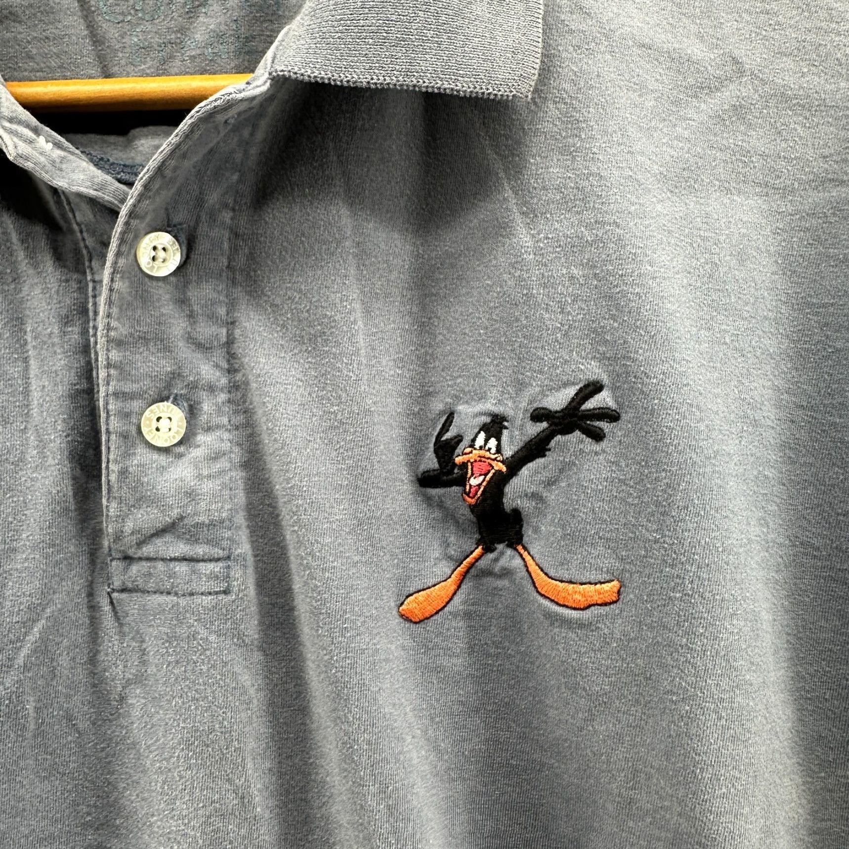 Vintage VINTAGE Warner Bros Polo Shirt Gray Men's M Daffy Duck Short Sleeve Collared Polo Shirt Casual Golf shirts Mens Warner Bros Classic 90s Theme Size US M / EU 48-50 / 2 - 4 Thumbnail