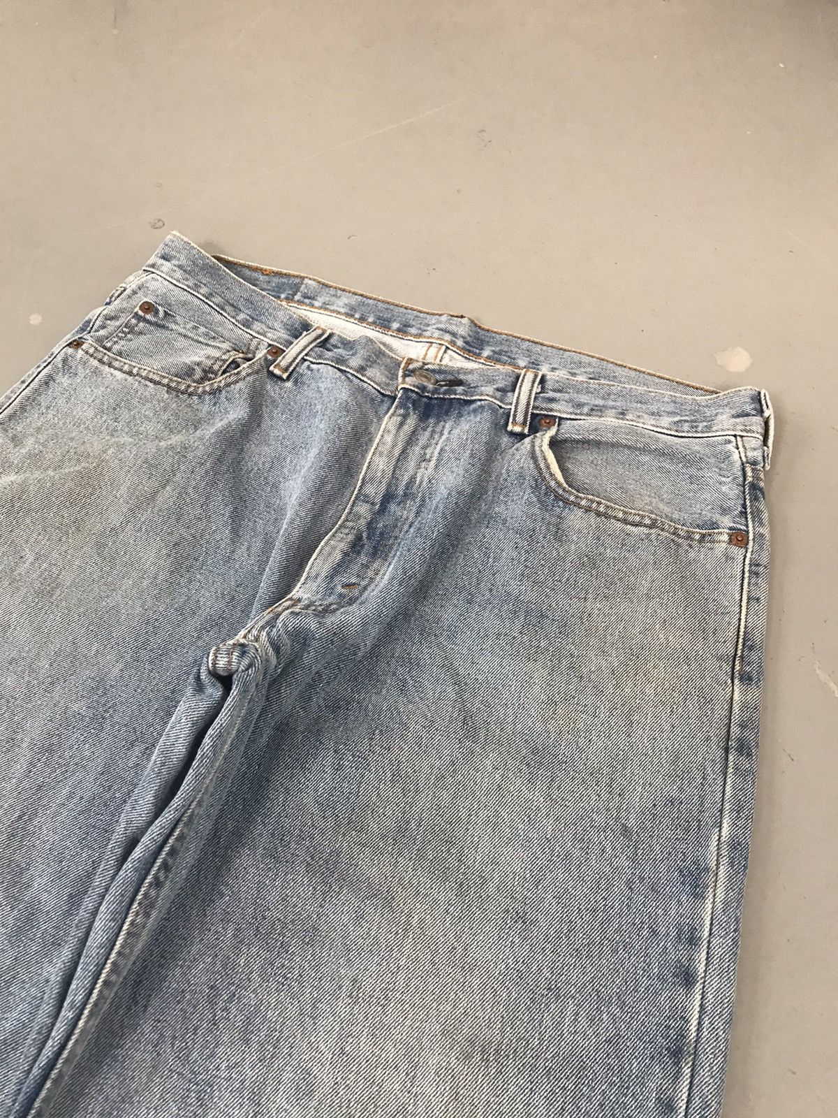 Levi's × Vintage Vintage Levi’s 550 faded baggy fit denim Size US 36 / EU 52 - 3 Thumbnail