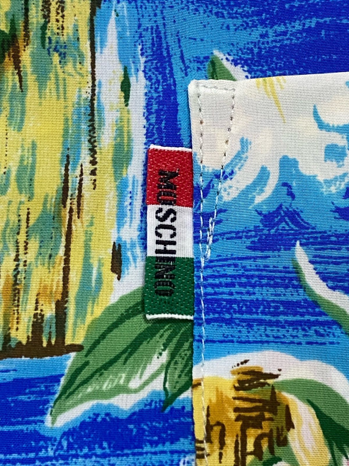 Moschino Rare‼️Moschino Hawaiian Shirt Button Ups Size US L / EU 52-54 / 3 - 14 Thumbnail