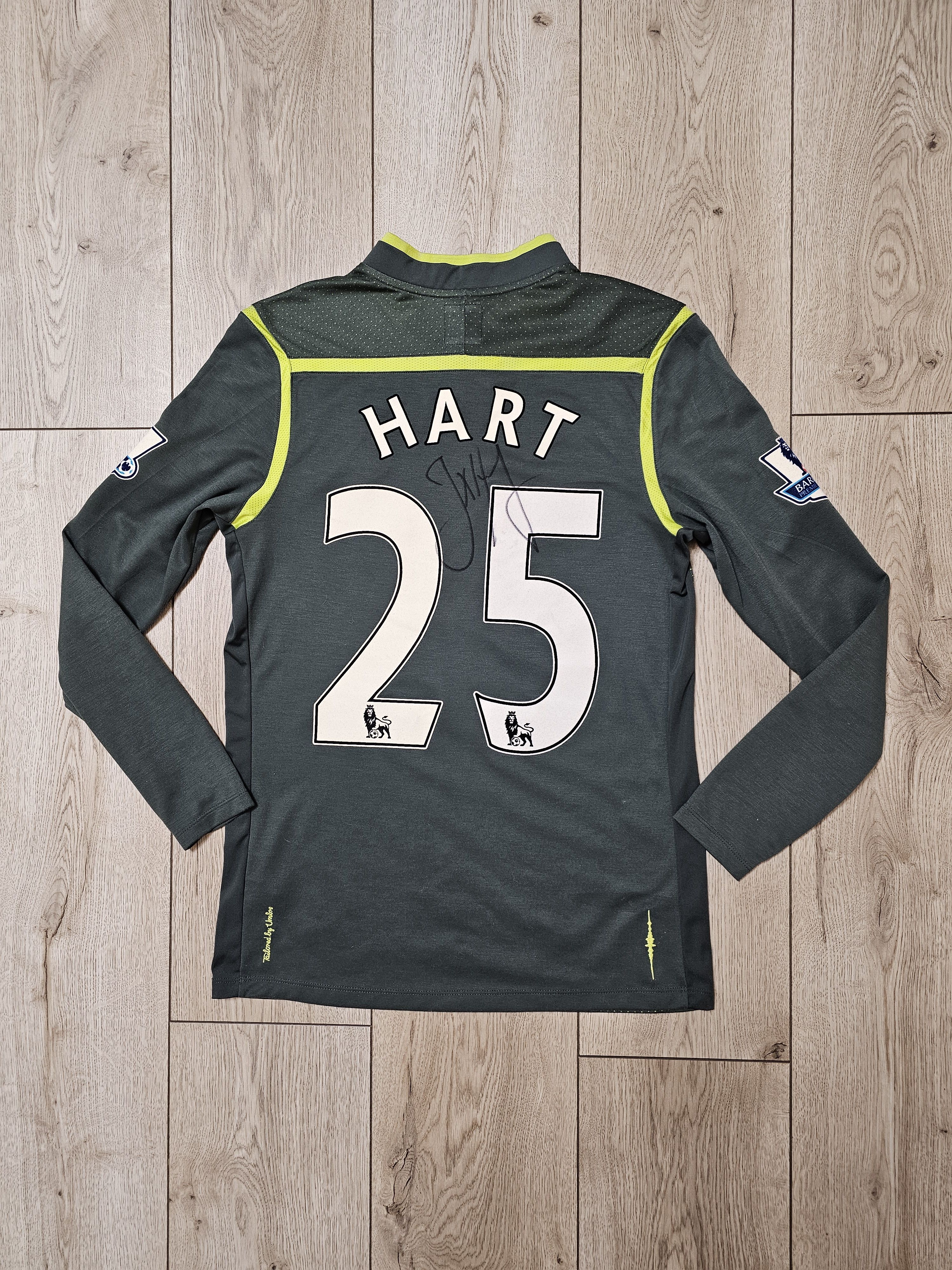 image of Manchester City 2011 2012 Hart Signet Football Soccer Jersey in Green, Men's (Size Small)