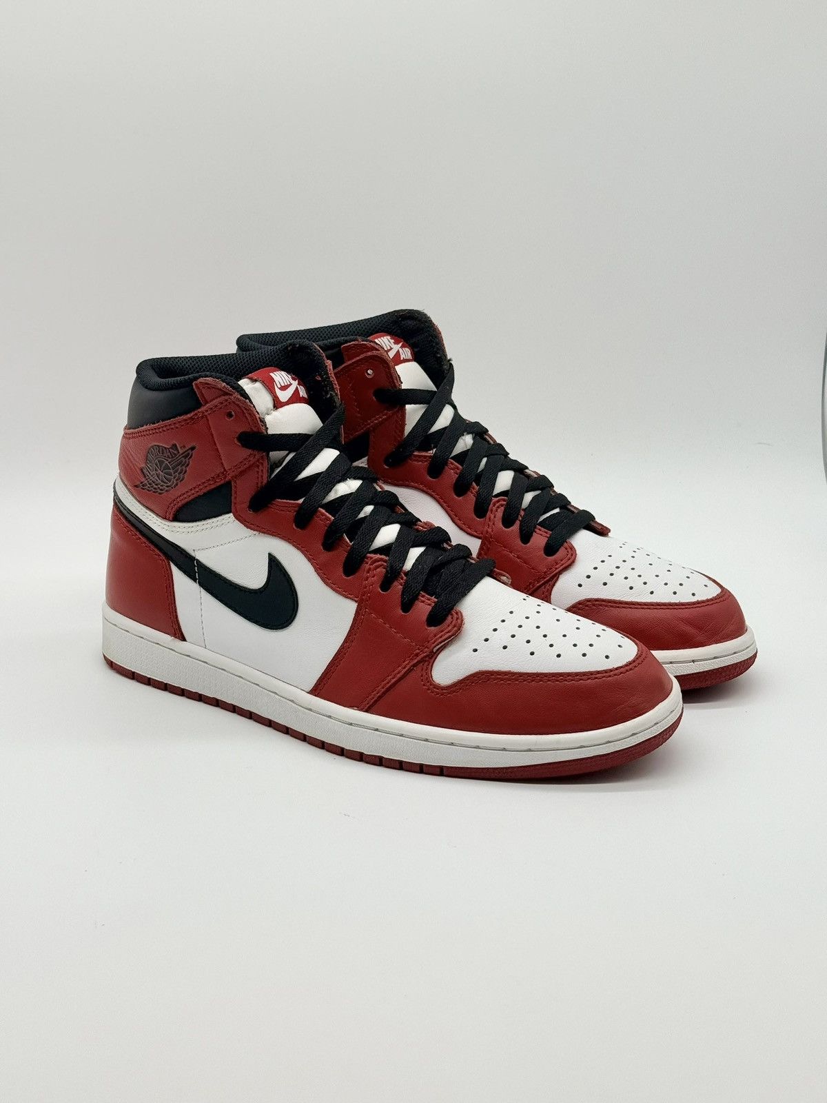 Jordan Brand Size 10.5 - Jordan 1 Retro OG High Chicago (2015) Size US 10.5 / EU 43-44 - 1 Thumbnail