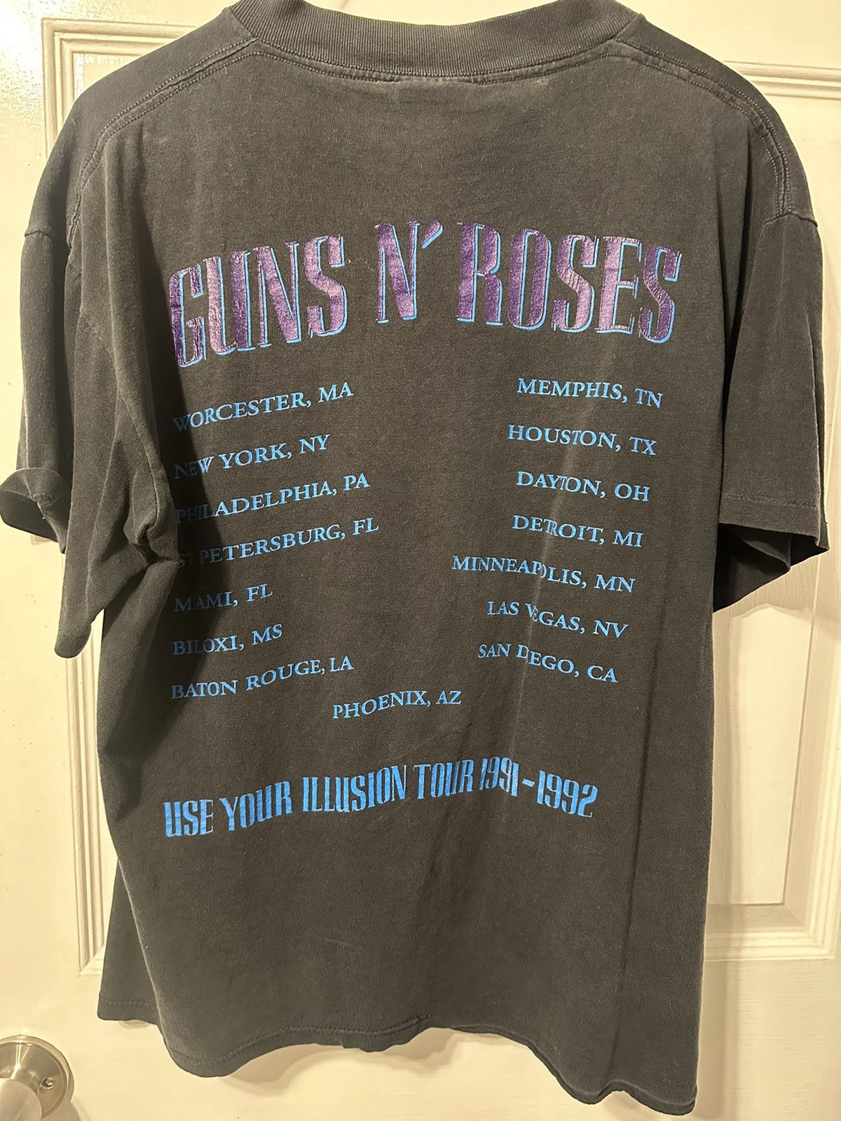 Brockum × Vintage Vintage 1990s Guns N’ Roses Illusion Tour Size US M / EU 48-50 / 2 - 3 Thumbnail
