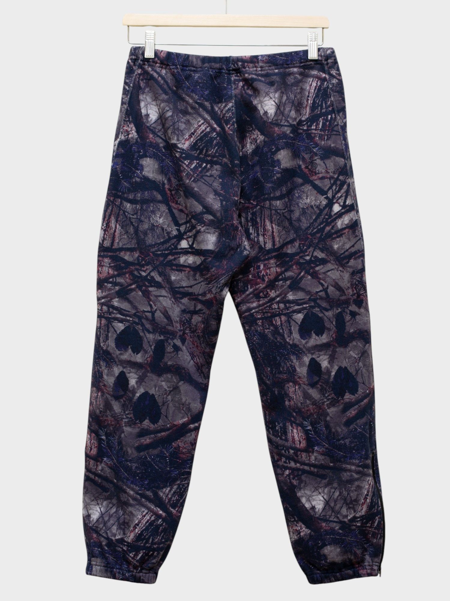 South2 West8 South2 West8 - purple camo sweatpants - size S Size US 29 - 2 Thumbnail