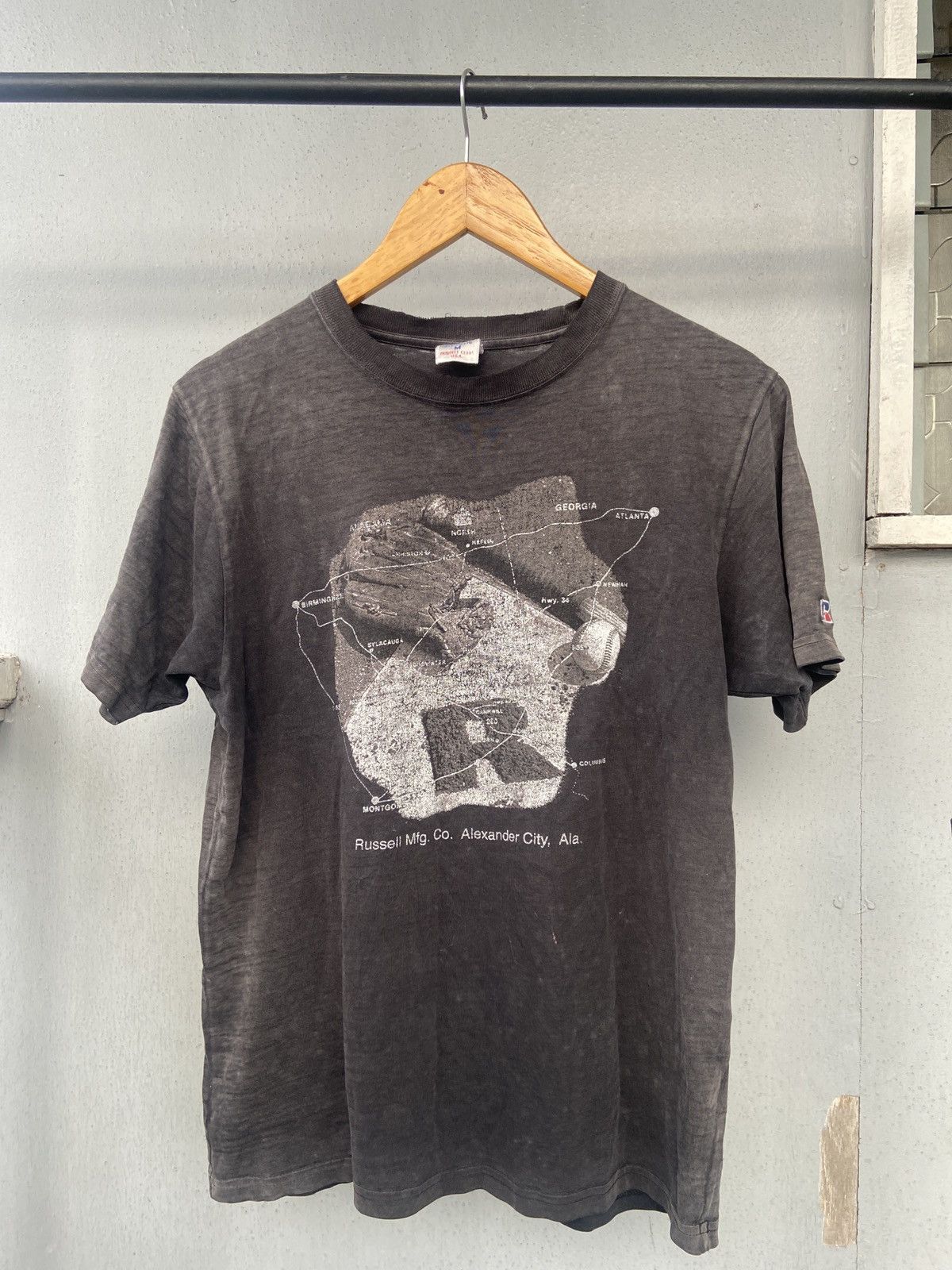American Eagle Outfitters × Russell Athletic × Vintage RUSSELL ATHLETIC TEE DISTRESSED SUNFADED Size US M / EU 48-50 / 2 - 1 Thumbnail