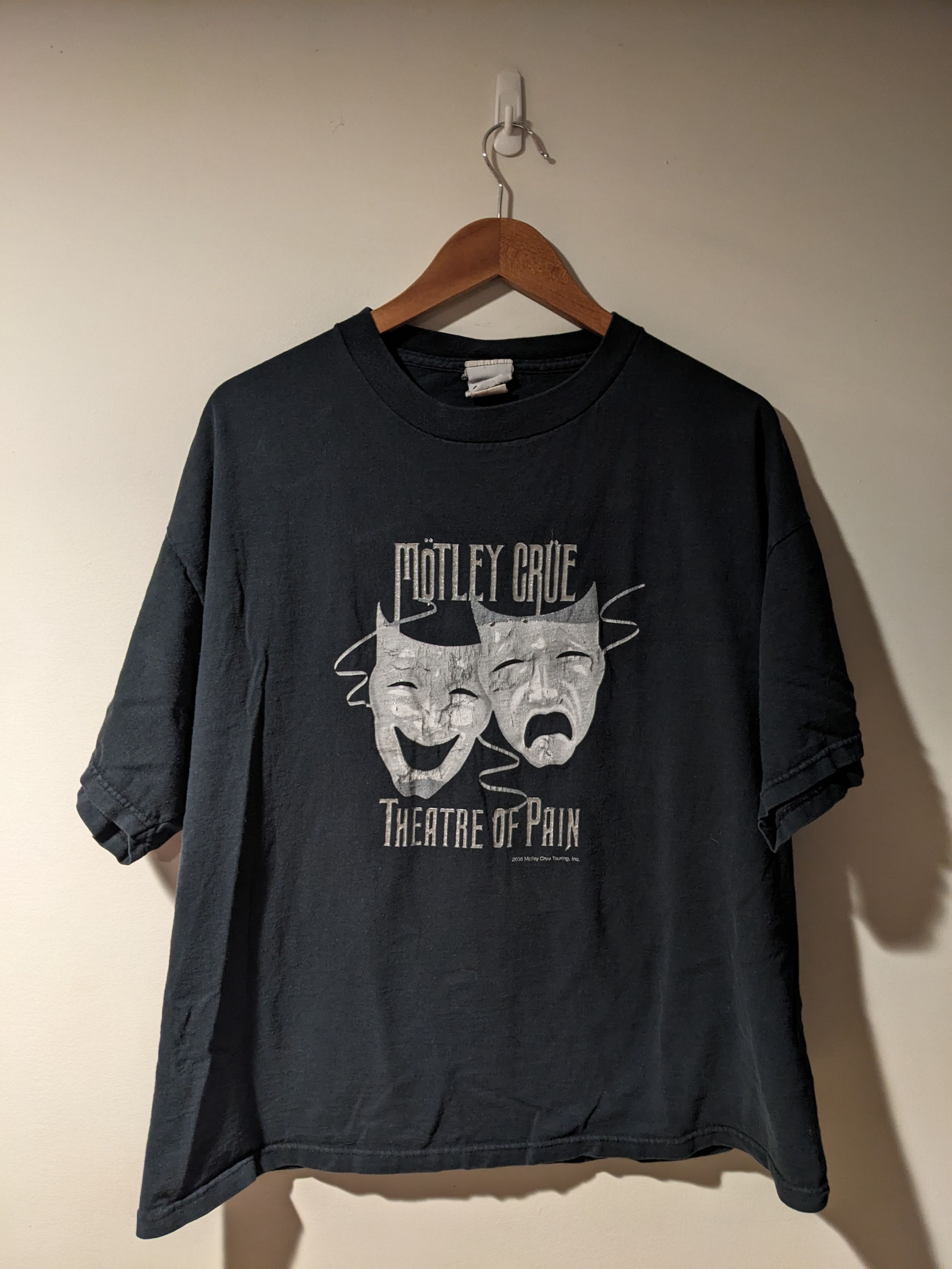Band Tees × Vintage Vintage 2005 Motley Crue Theatre of Pain Band Music T-Shirt Size US XL / EU 56 / 4 - 1 Thumbnail