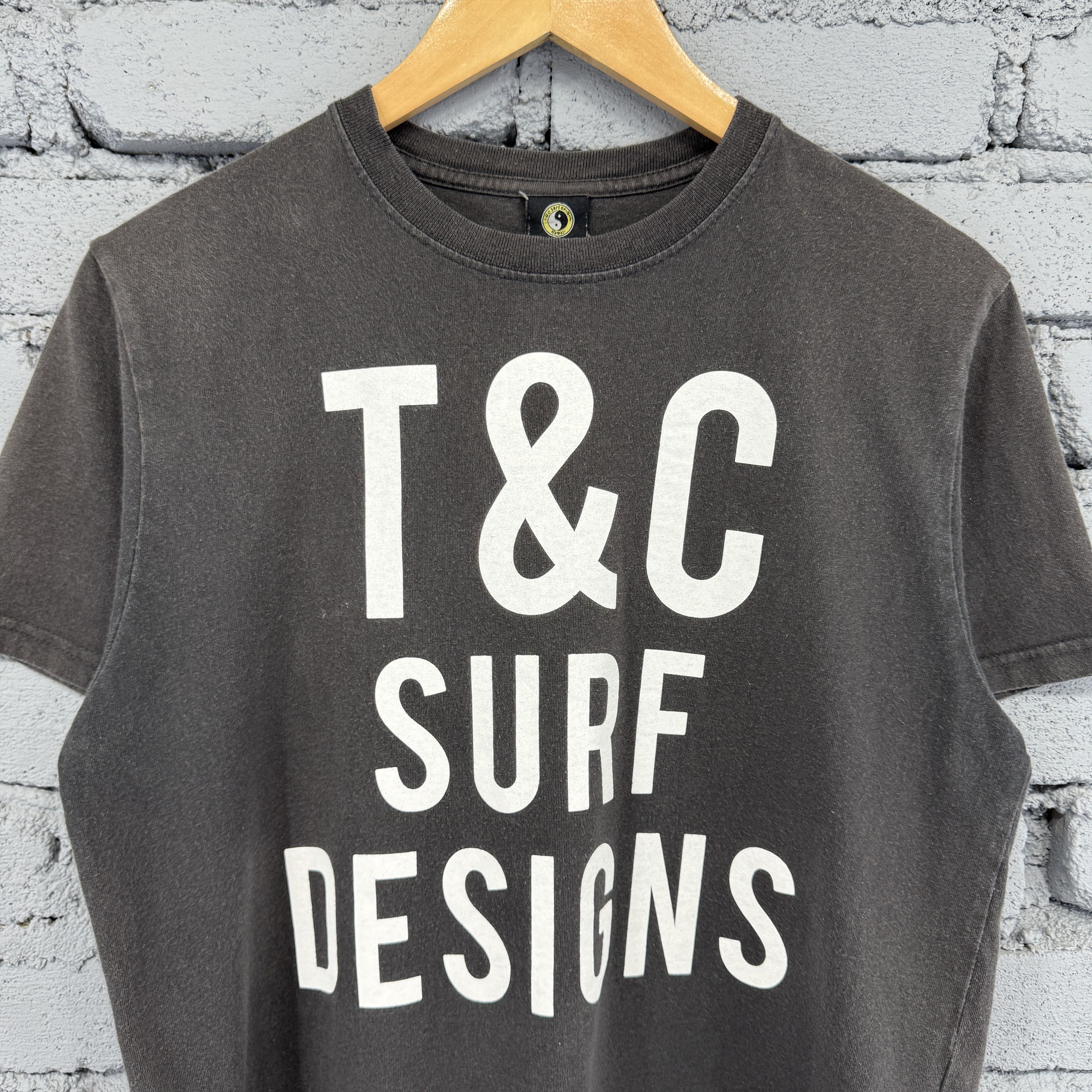 Vintage Vintage Sunfaded 90s T&C Surf Design Hawaii Yin-yang Logo Size US M / EU 48-50 / 2 - 3 Thumbnail