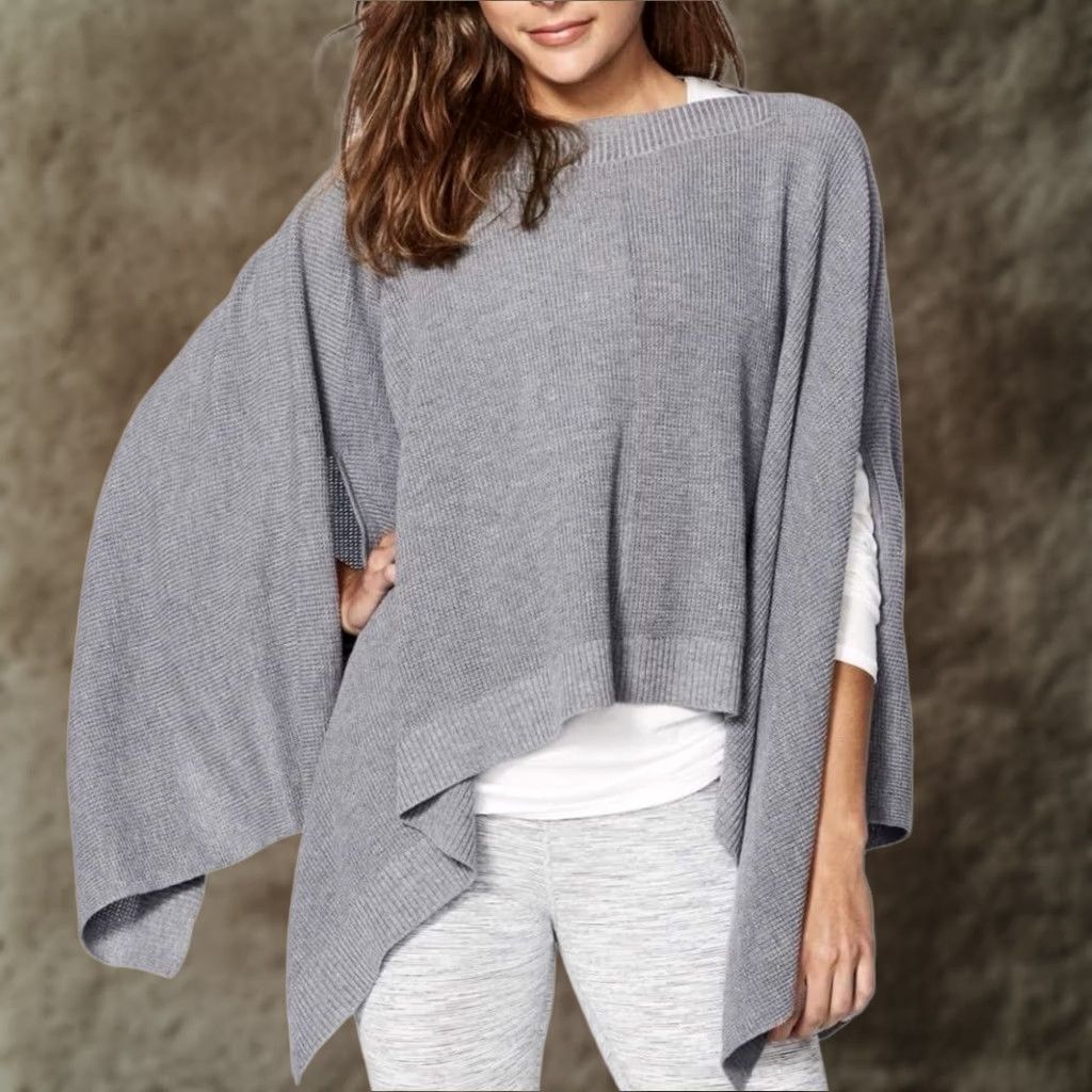 Lululemon VINTAGE Lululemon Forward Flow Cape Womens One Size Asymmetrical Hem Wrap Pullover Gray Size ONE SIZE - 1 Thumbnail