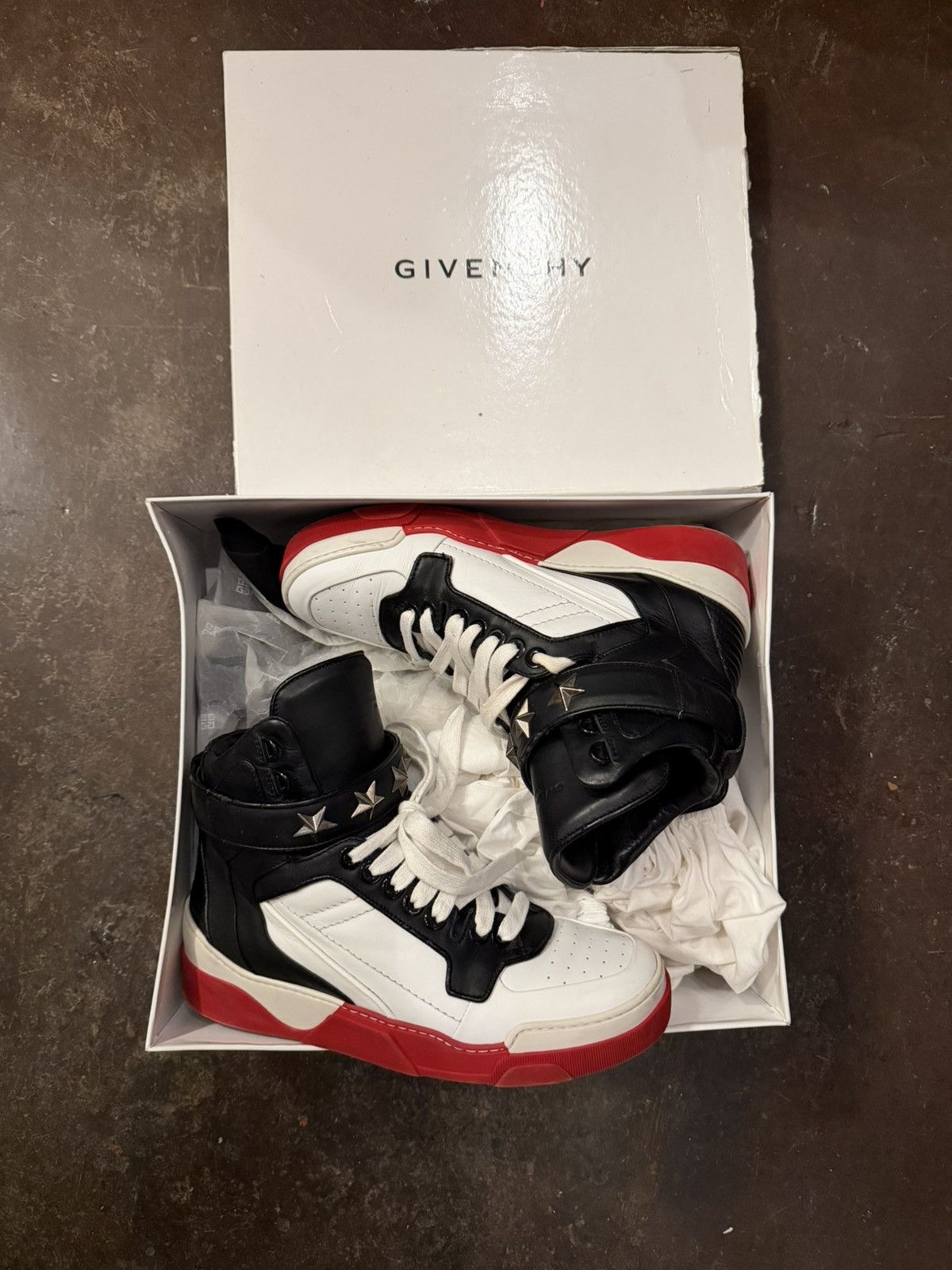 Givenchy (RARE) Givenchy Tyson Star Studded Sneakers Size US 8 / EU 41 - 10 Thumbnail