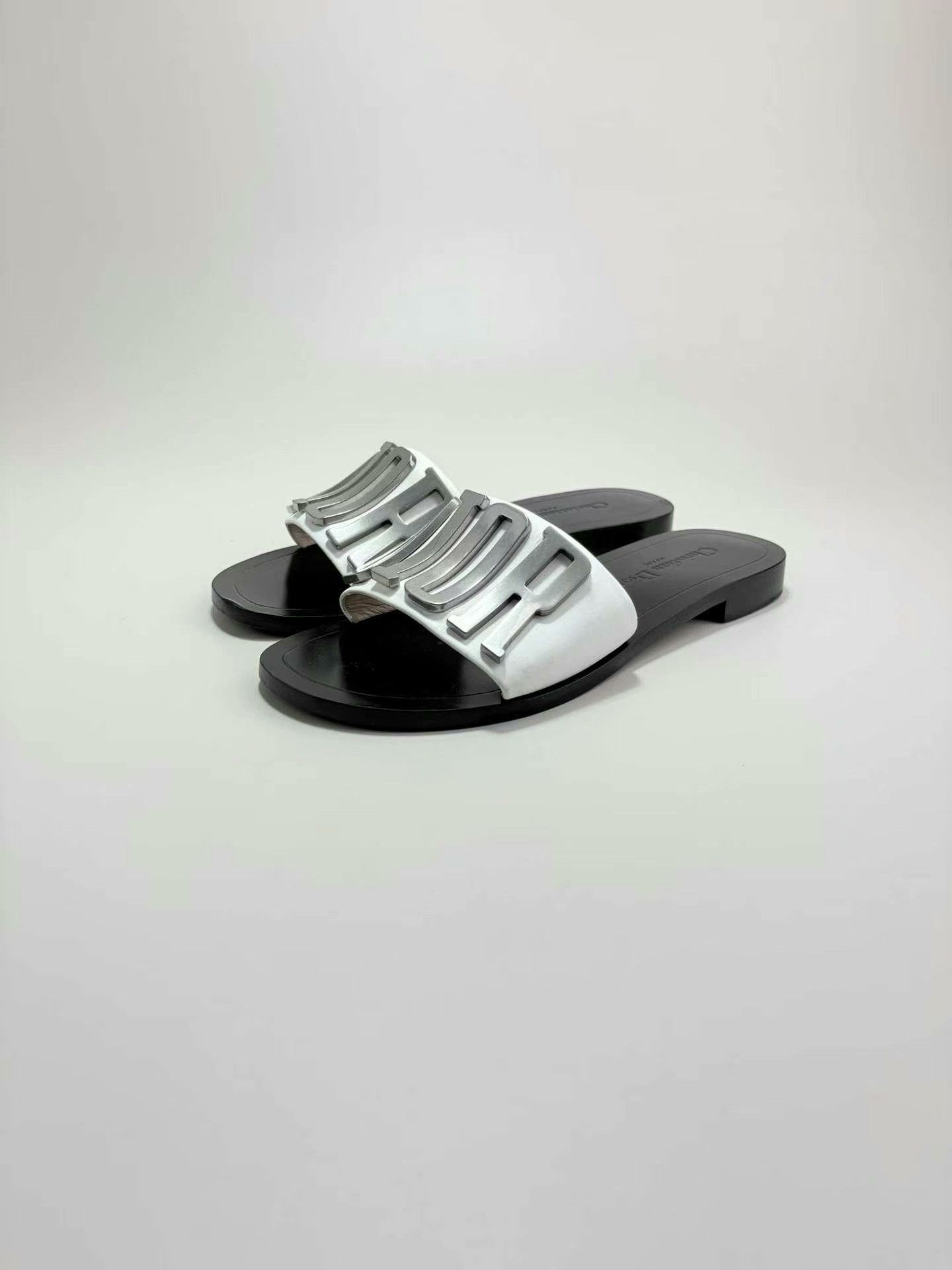 Dior DIOR Logo Letter Slippers Size US 6 / IT 36 - 1 Thumbnail