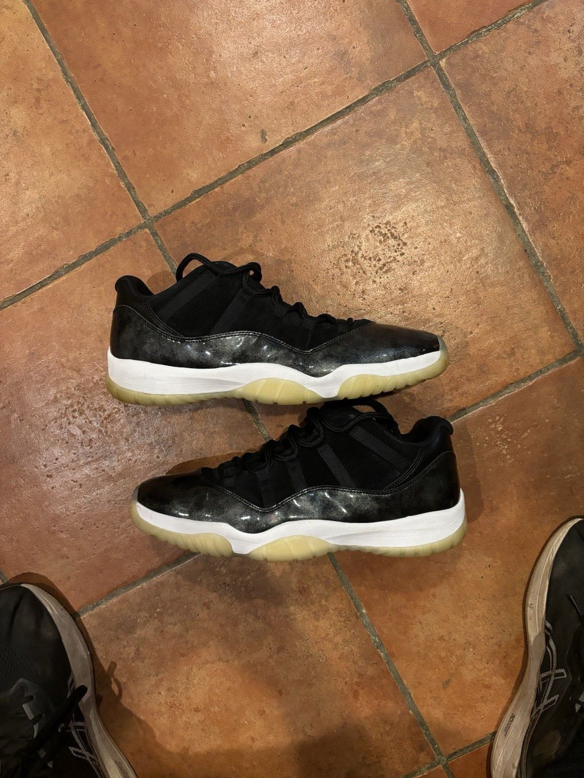 Jordan Brand Air Jordan 11 Retro Low Barons Size US 14 / EU 47 - 1 Thumbnail