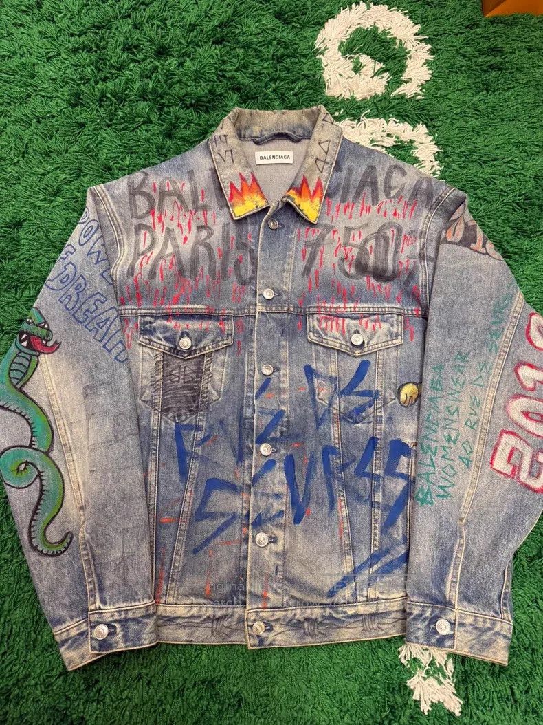 Balenciaga Balenciaga Graffiti Denim Jacket Size XXS / US 00 / IT 34 - 1 Thumbnail