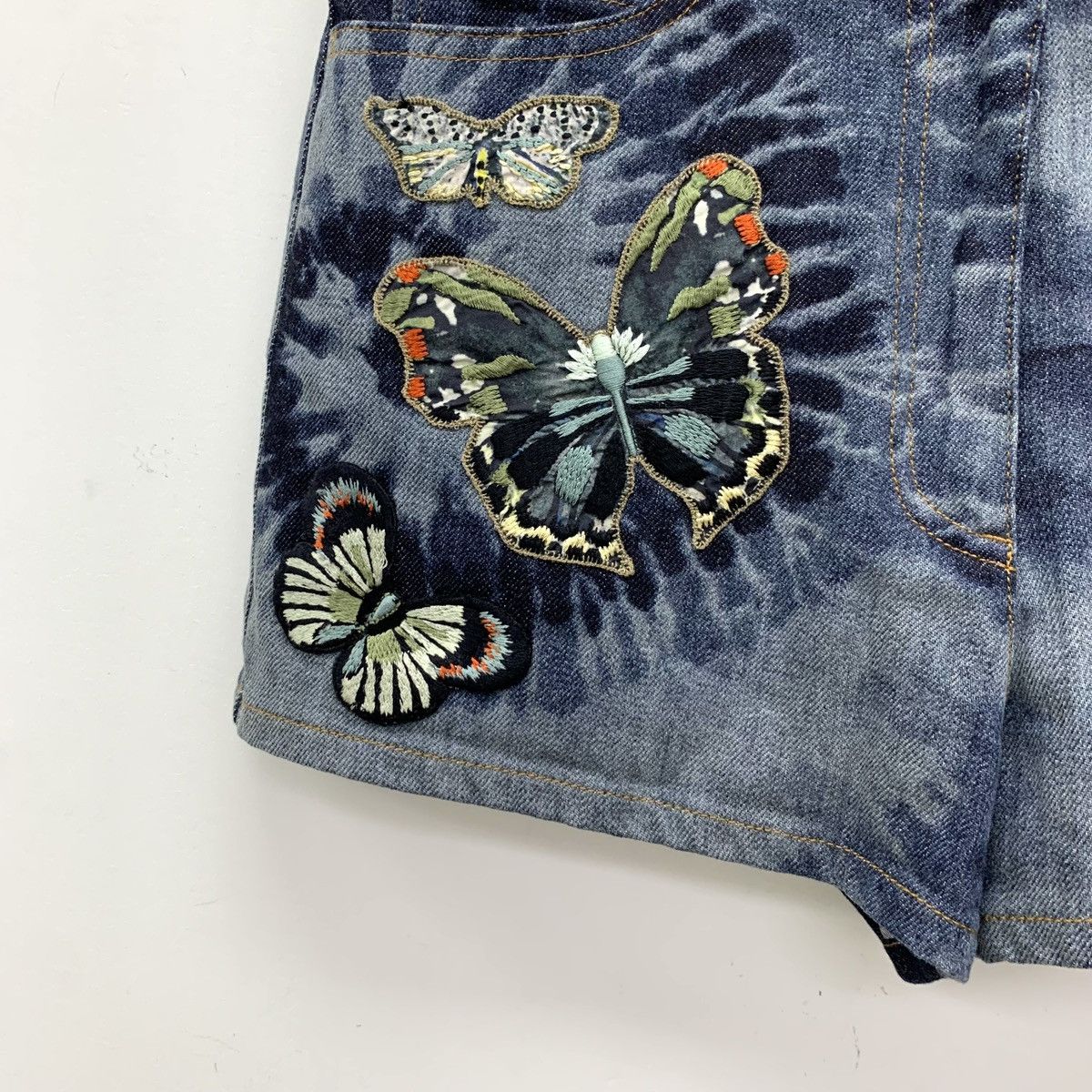 Valentino Valentino Navy Blue Butterfly Denim Casual Shorts K26WX Size 27" / US 4 / IT 40 - 4 Thumbnail