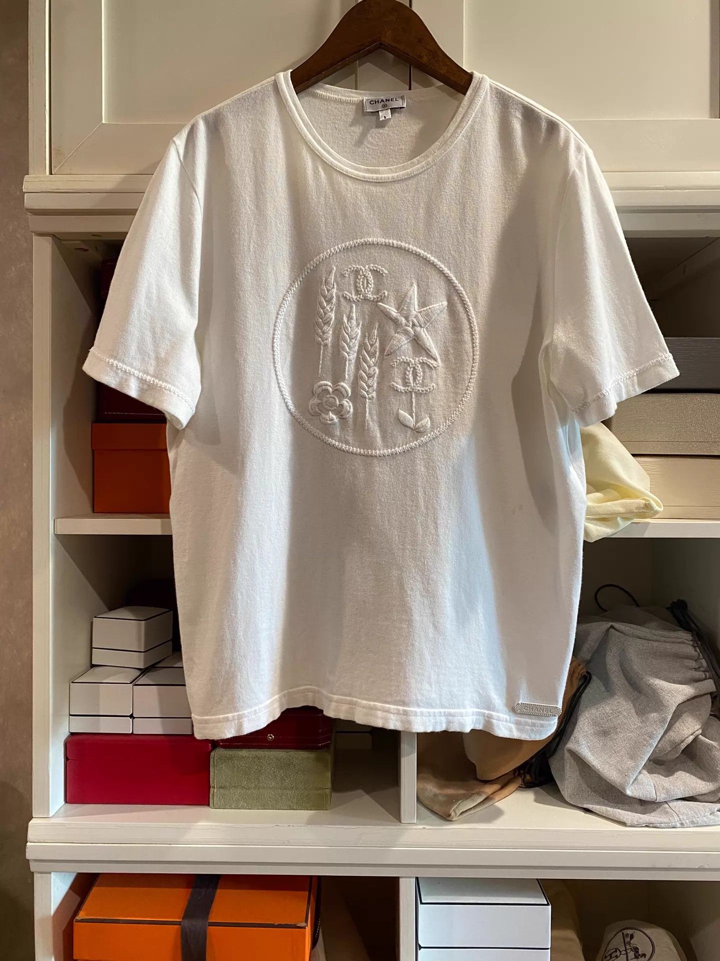 Chanel Chanel Short Sleeve Tee S Intricate Embroidery Clean Color Size S / US 4 / IT 40 - 1 Thumbnail