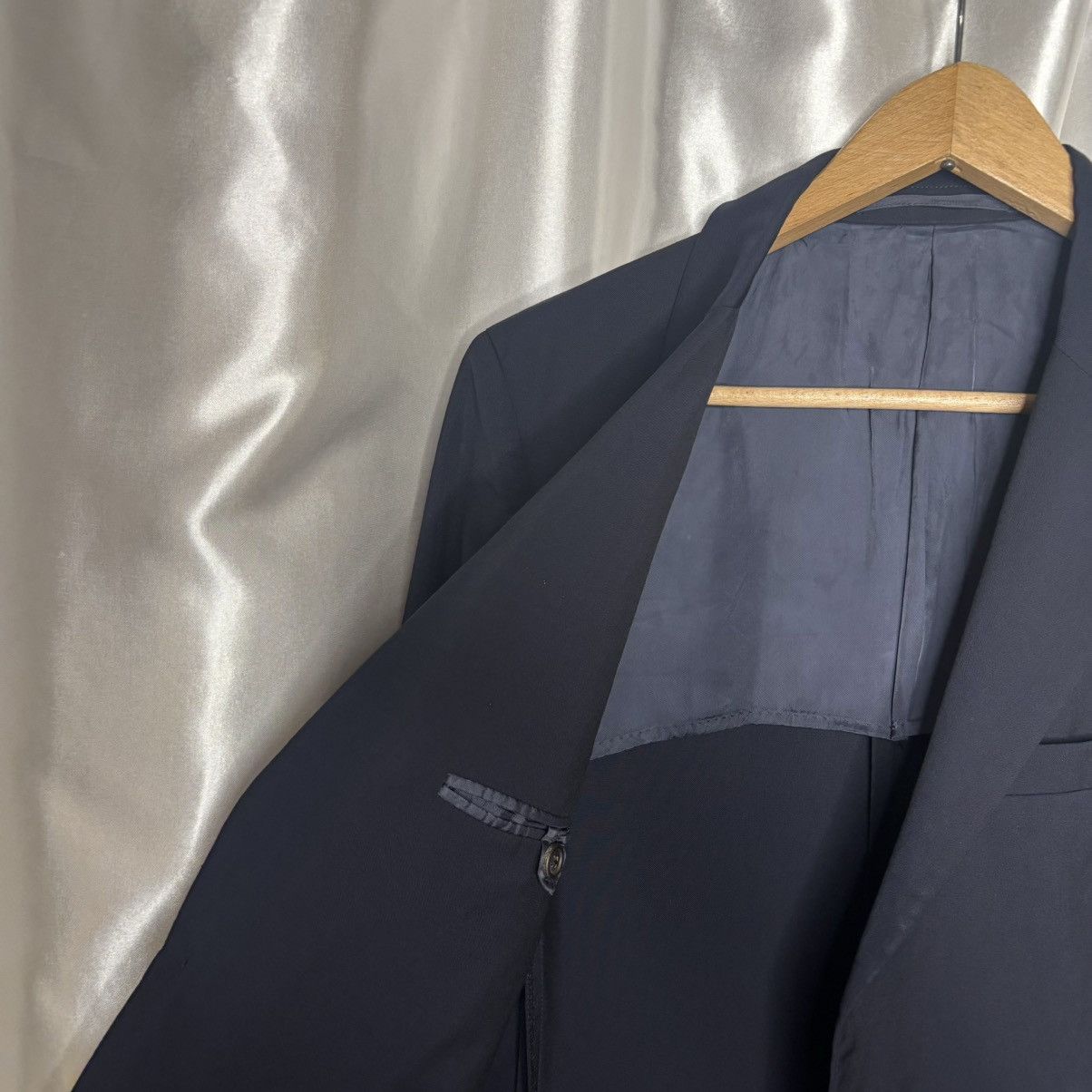 Prada navy woolen mohair Prada jacket with gold colored buttons Size 48R - 4 Thumbnail