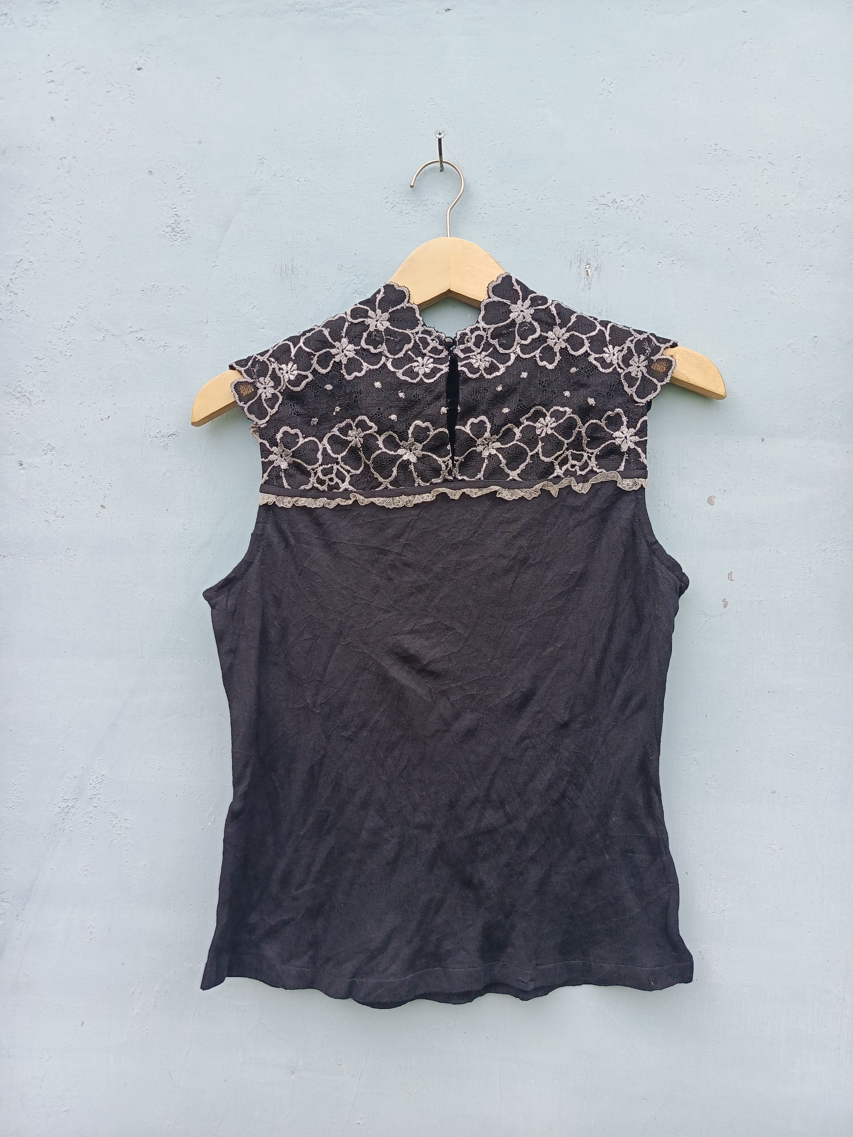 Japanese Brand AMITIE Lace Collar Sleeveless Top – Elegant & Refined Size M / US 6-8 / IT 42-44 - 6 Thumbnail