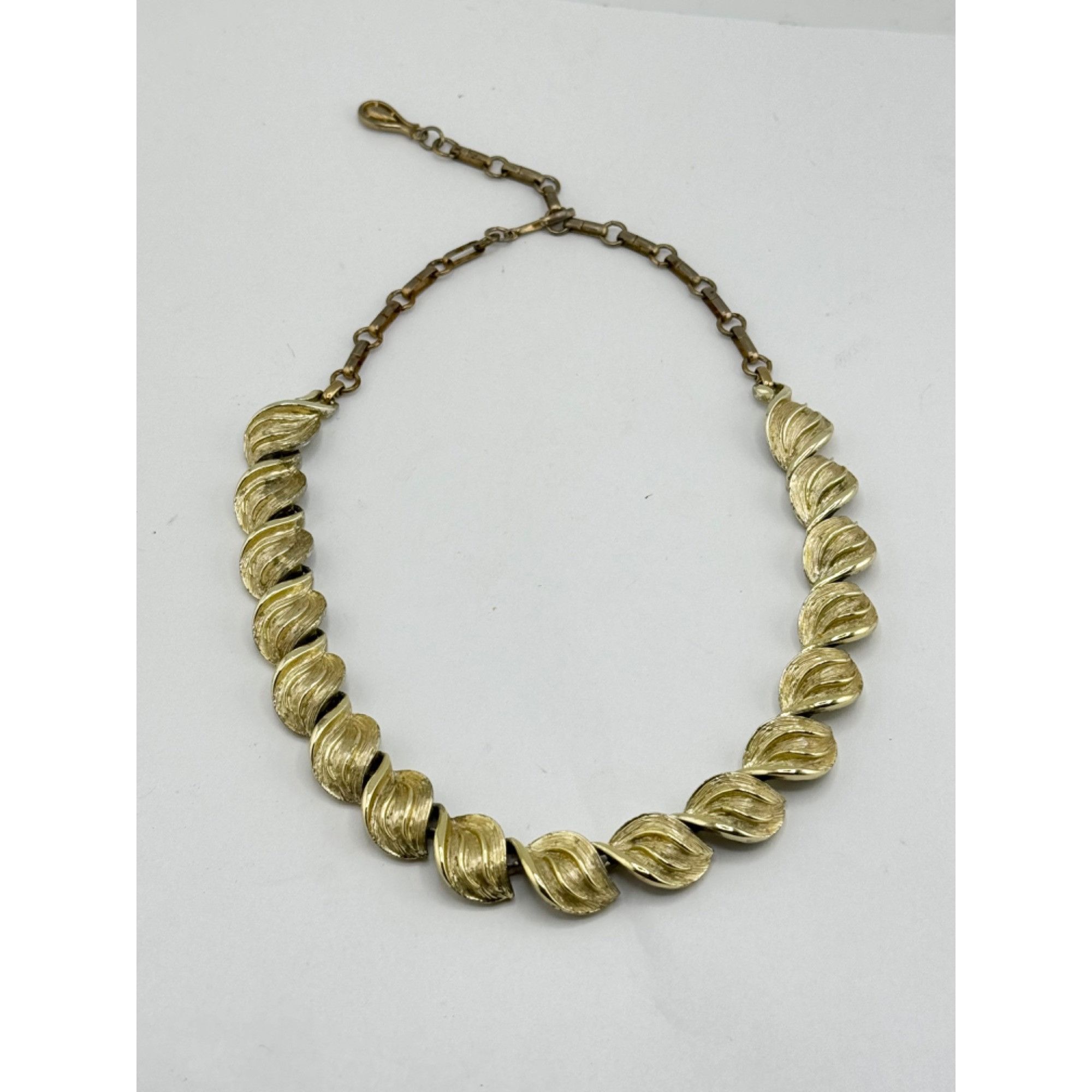 Vintage Vintage Coro gold textured collar necklace Size ONE SIZE - 3 Thumbnail