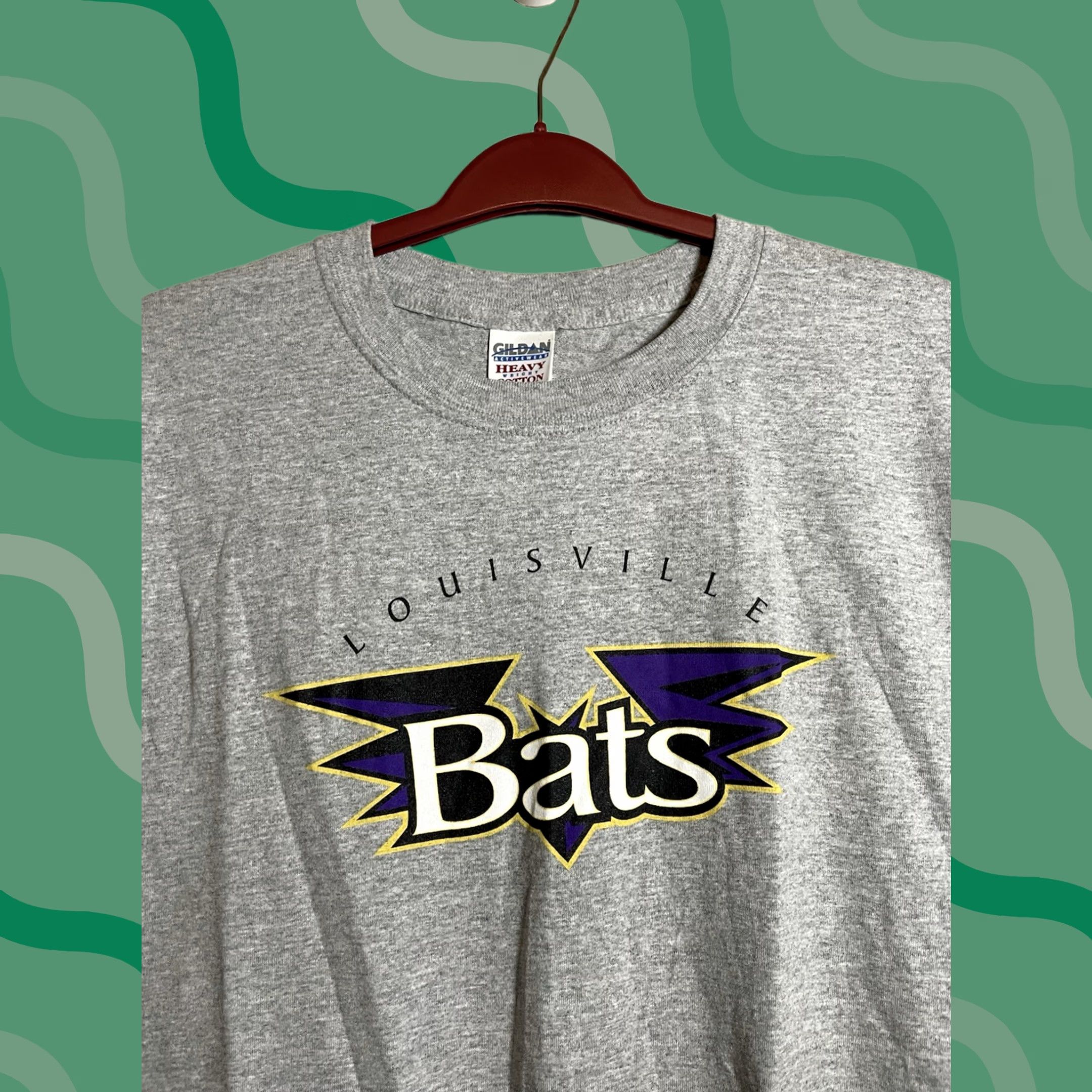 Gildan VINTAGE Majestic Shirt Mens Gray Short Sleeve Louisville Bats Graphic XL 1990s 90s Gildan T-Shirt) Size US XL / EU 56 / 4 - 1 Thumbnail