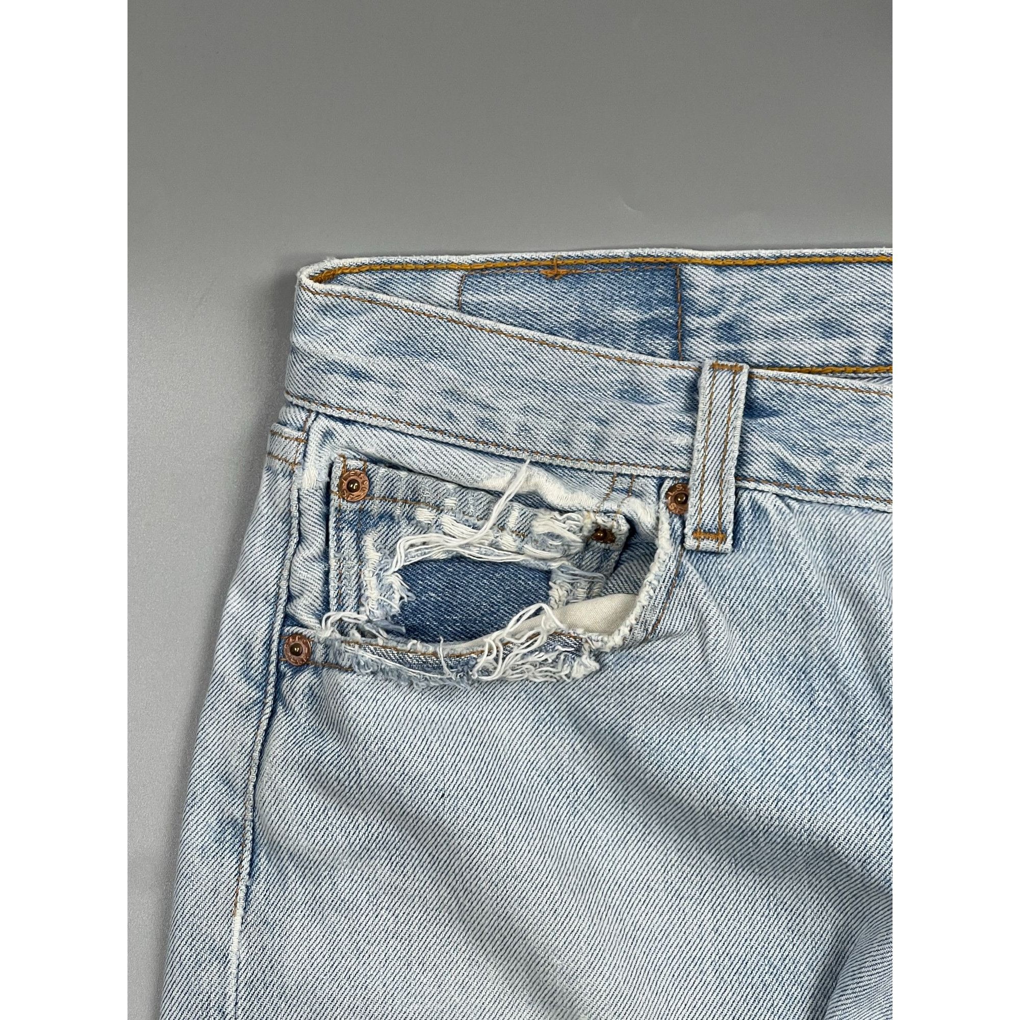 Levi's Levi’s 501 Made in USA Light Wash Denim Jeans Pants (Y0898) Size US 34 / EU 50 - 5 Thumbnail