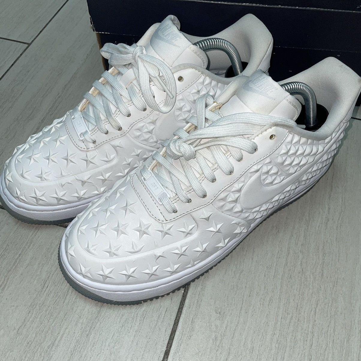 Nike Nike Air Force One Stars Size US 8 / EU 41 - 1 Thumbnail