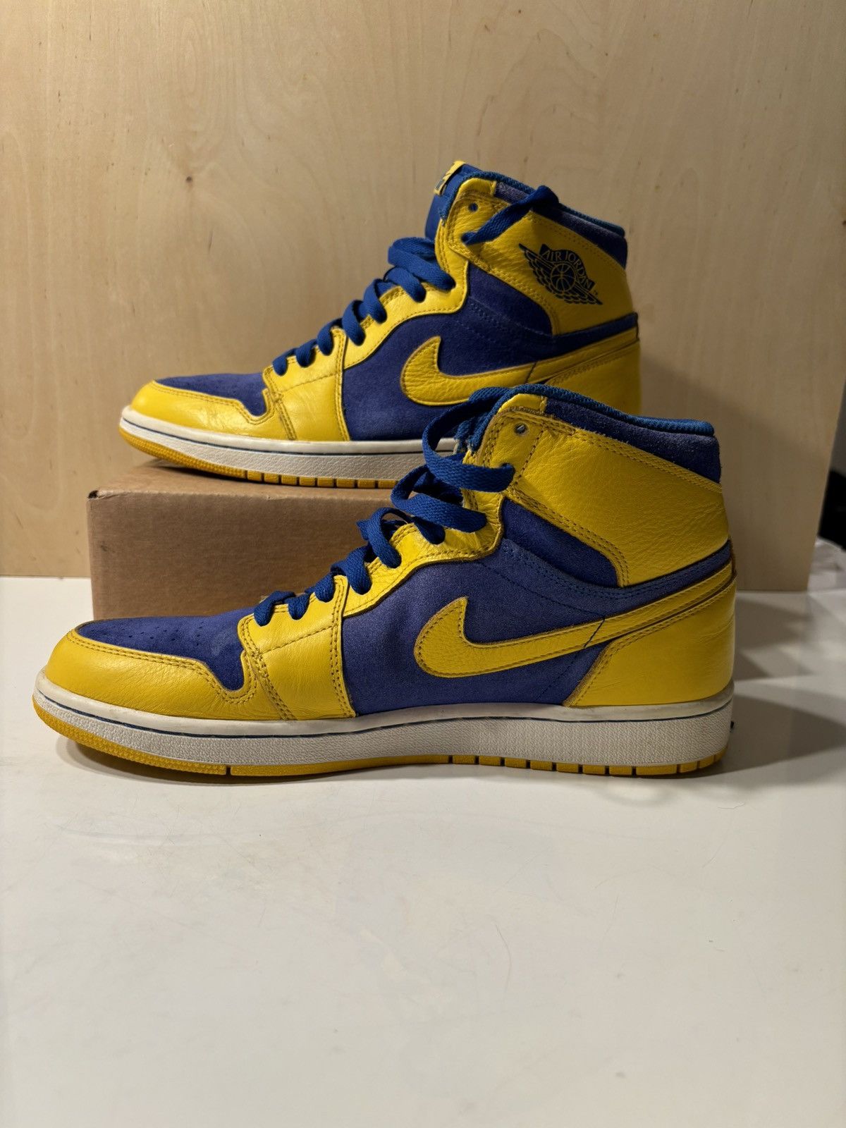 Nike 2013 Jordan 1 Retro High OG “Laney” Size 9.5 Size US 9.5 / EU 42-43 - 2 Thumbnail