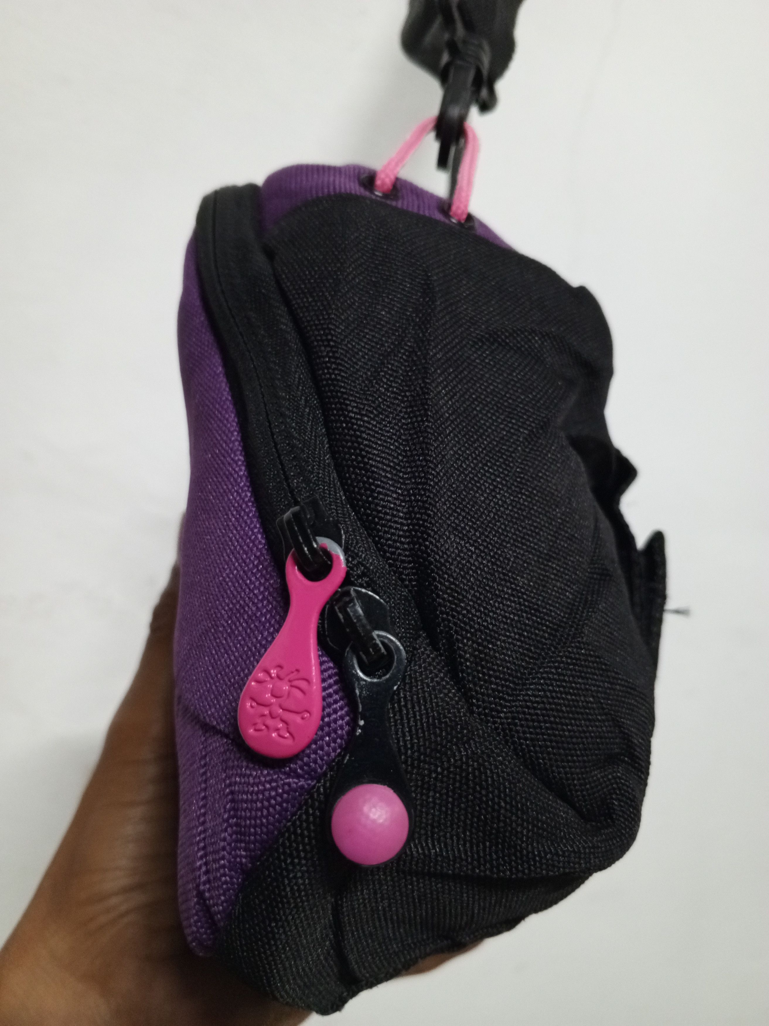 Crumpler 💥BINDING OFFER💥CRUMPLER SLIMBAG 🟣 Size ONE SIZE - 10 Thumbnail