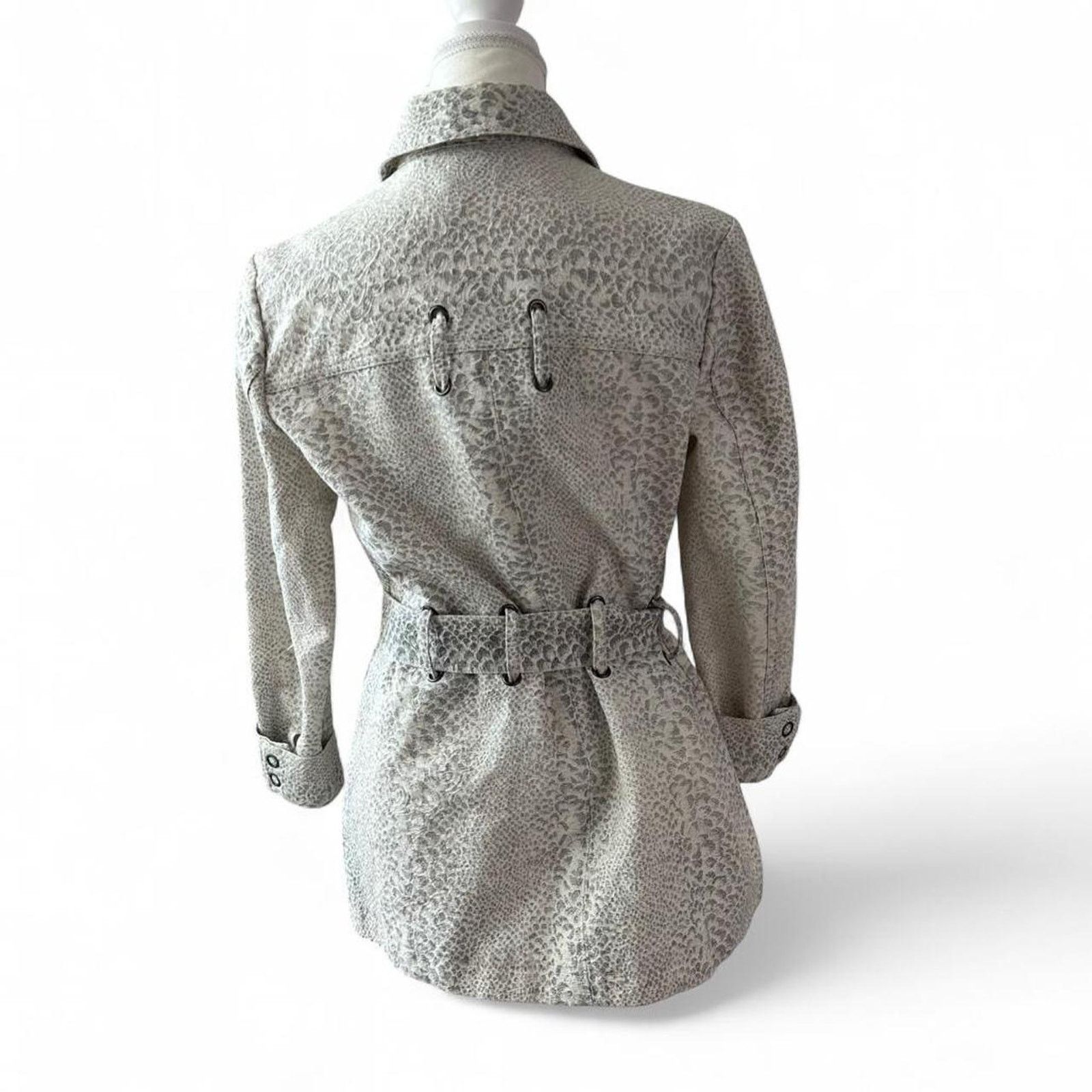 Chicos Chicos Vintage Belted Grey White Leopard Coat Size 0 Small Size S / US 4 / IT 40 - 2 Thumbnail