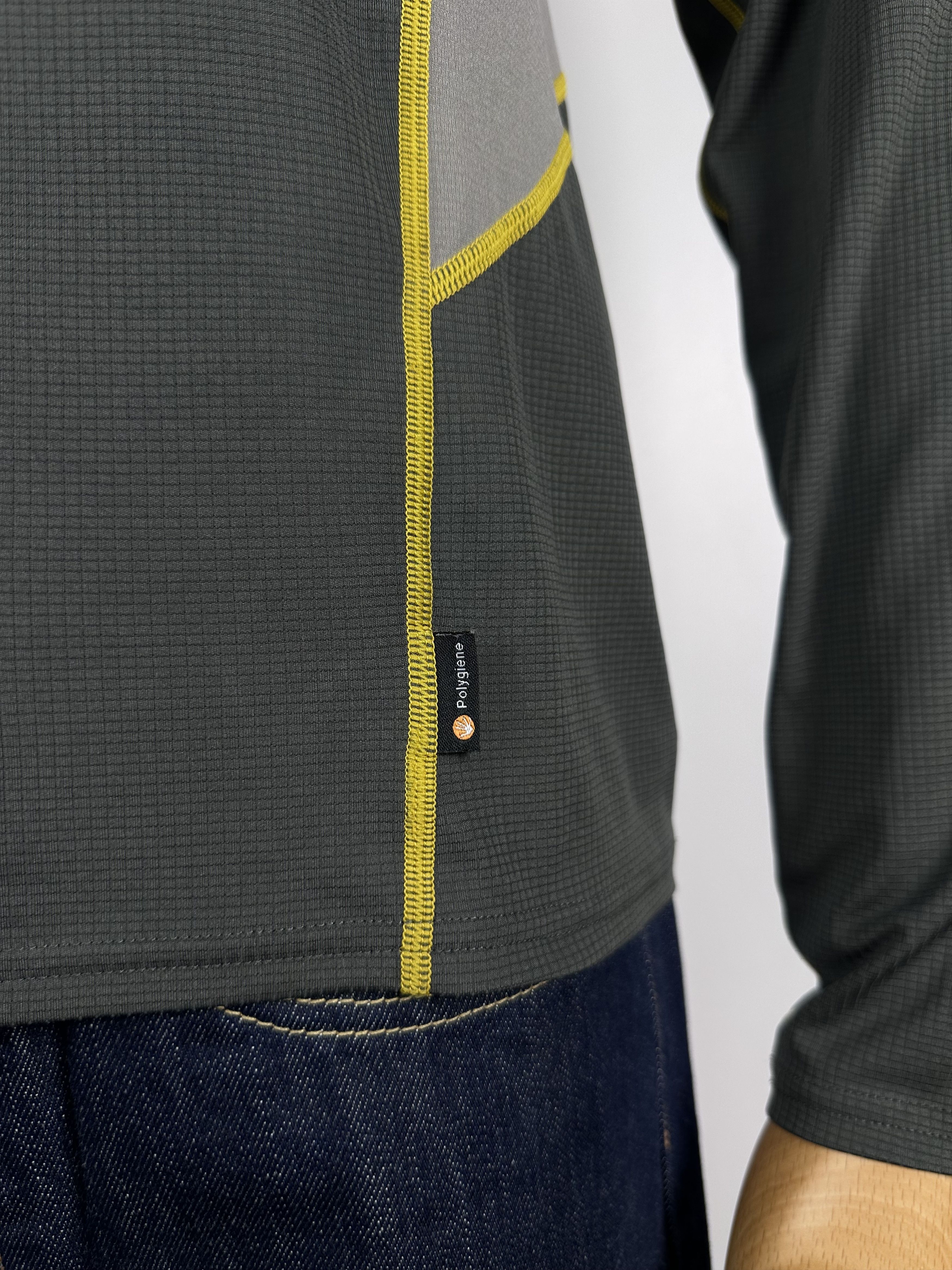 Mountain Equipment Mountain Equipment Ignis TShirt Long Sleeve 1/2 Zip Hiking Size US M / EU 48-50 / 2 - 5 Thumbnail