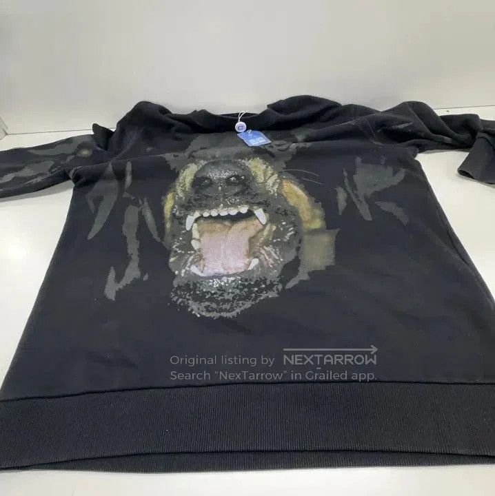Givenchy Givenchy Classic Dog Print Round Neck Sweatshirt. Size US L / EU 52-54 / 3 - 4 Thumbnail