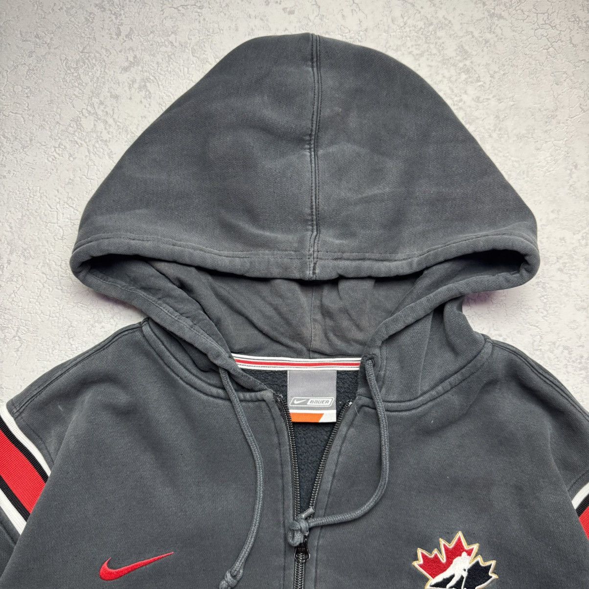 Nike Vintage 00’ Nike Team Canada Faded Distressed Zip Hoodie Size US L / EU 52-54 / 3 - 18 Thumbnail