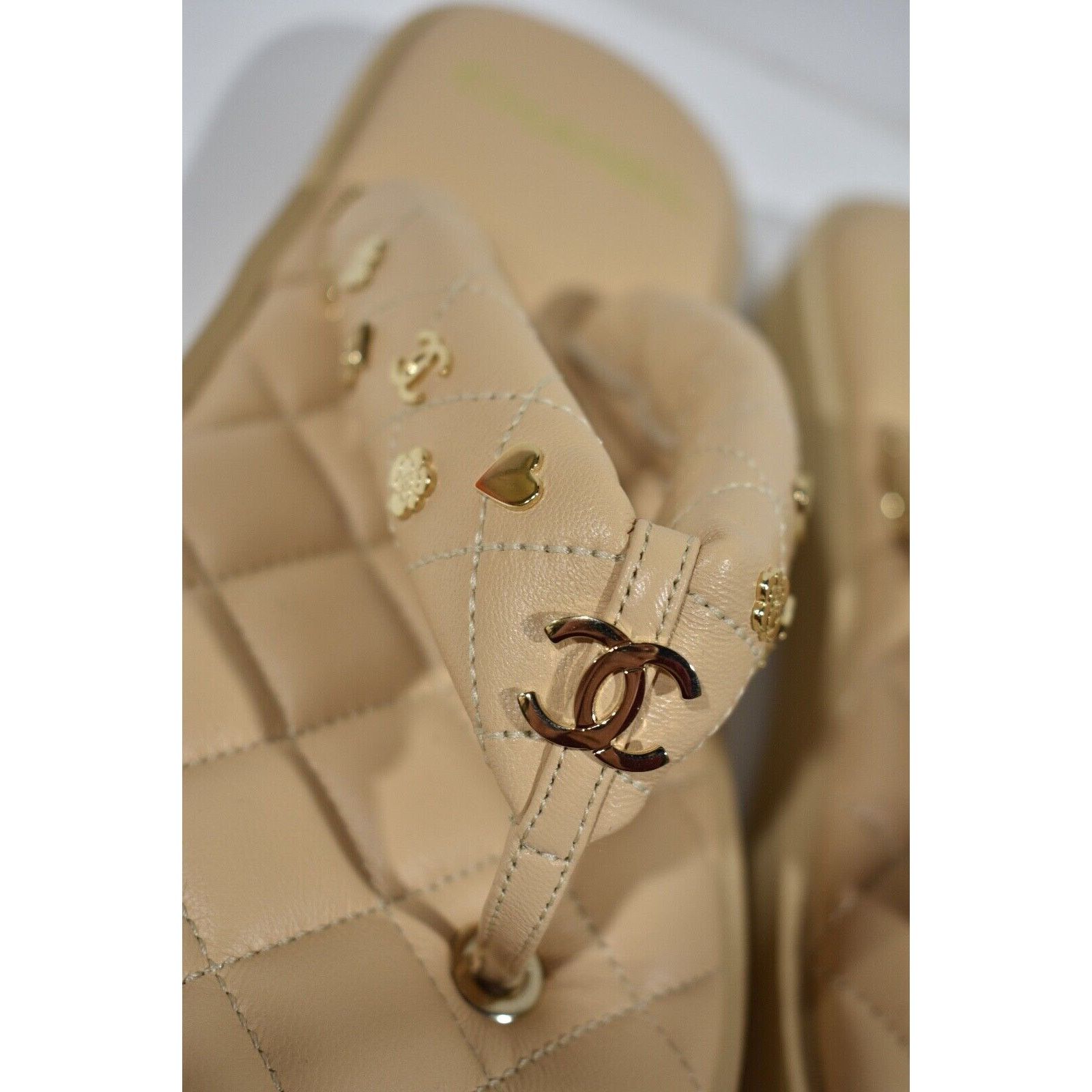 Chanel Chanel 23P Beige Quilted Charms Padded Pool Thong Logo Size US 6 / IT 36 - 7 Thumbnail
