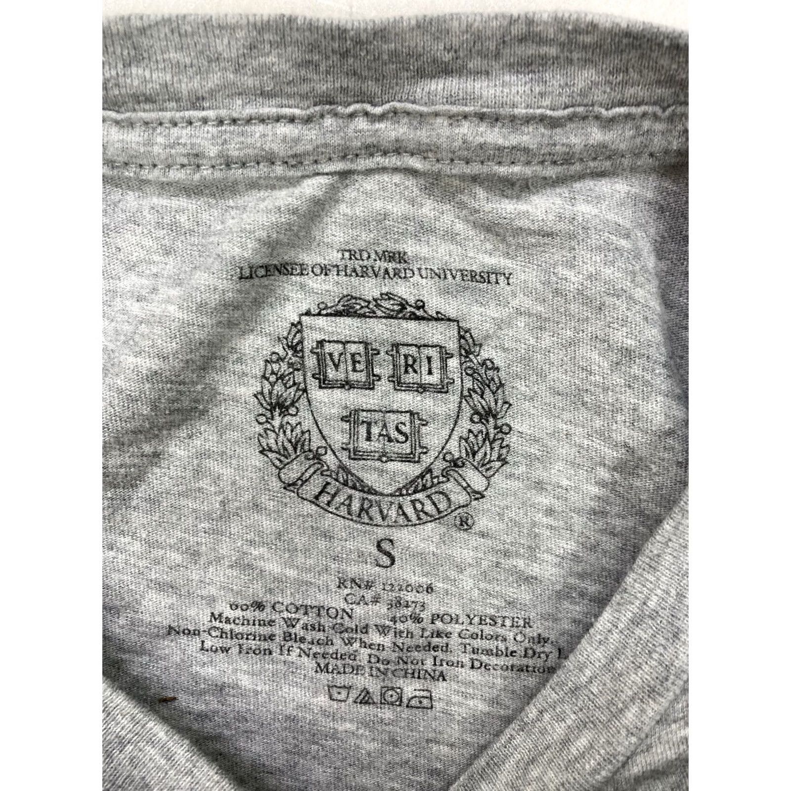Logo 7 Harvard University Athletics Dept Crop Graphic T-shirt Women Small Gray Logo Red Size S / US 4 / IT 40 - 4 Thumbnail