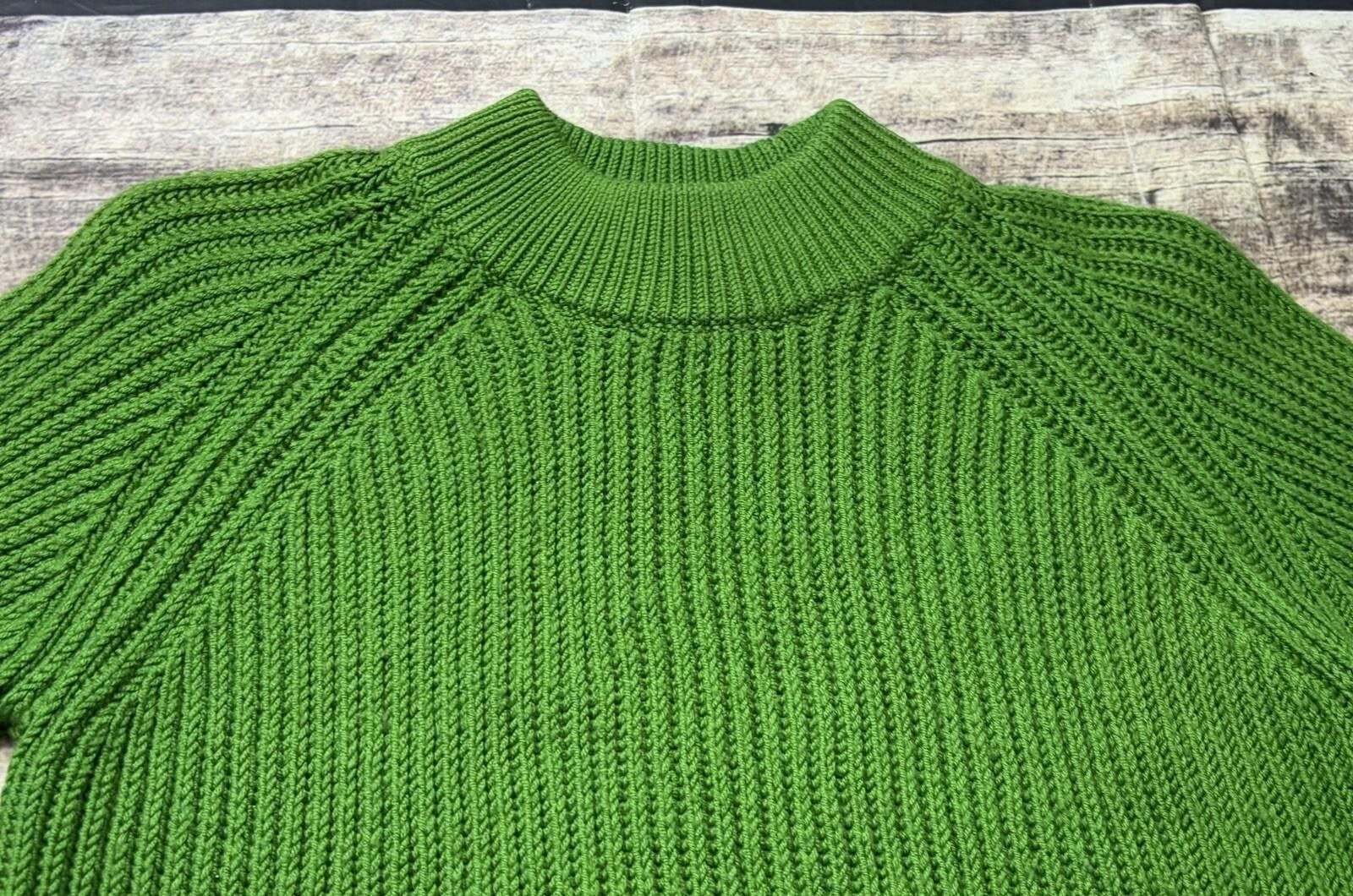 Club Monaco Club Monaco Sweater Women's Medium Italian Yarn Chunky Knit Size M / US 6-8 / IT 42-44 - 4 Thumbnail
