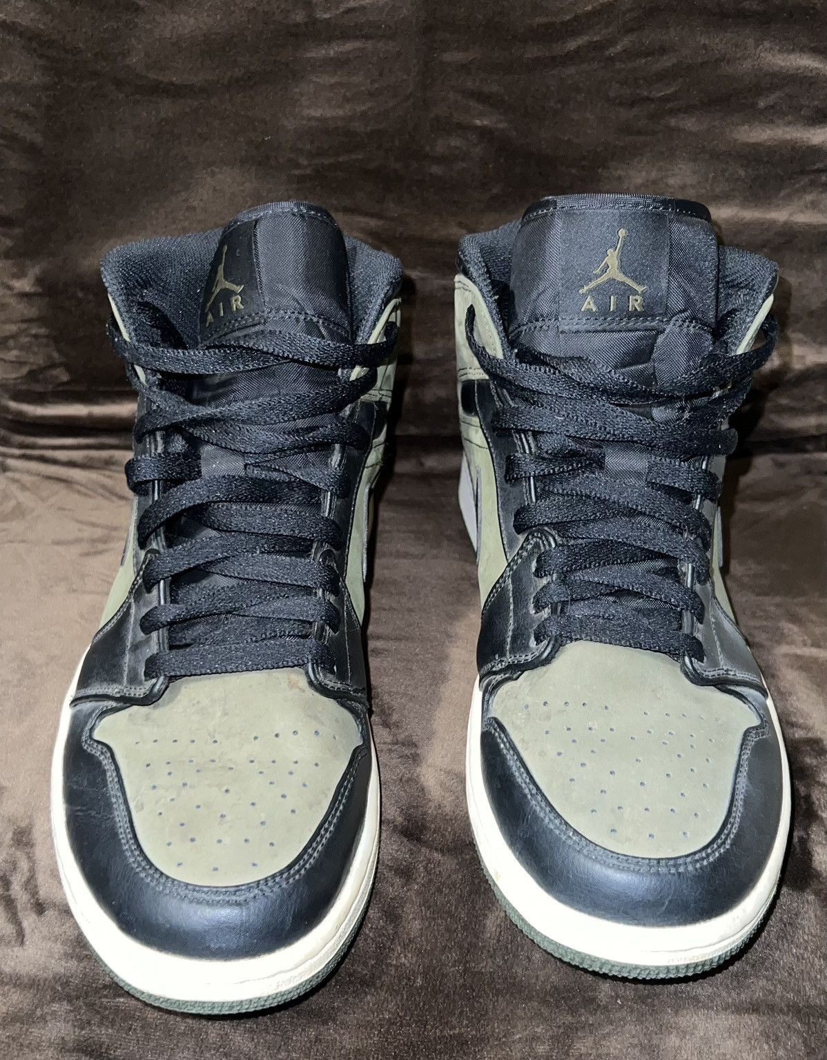 Nike 2018 NIKE AIR JORDAN 1 MID OLIVE CANVAS Size US 9 / EU 42 - 1 Thumbnail
