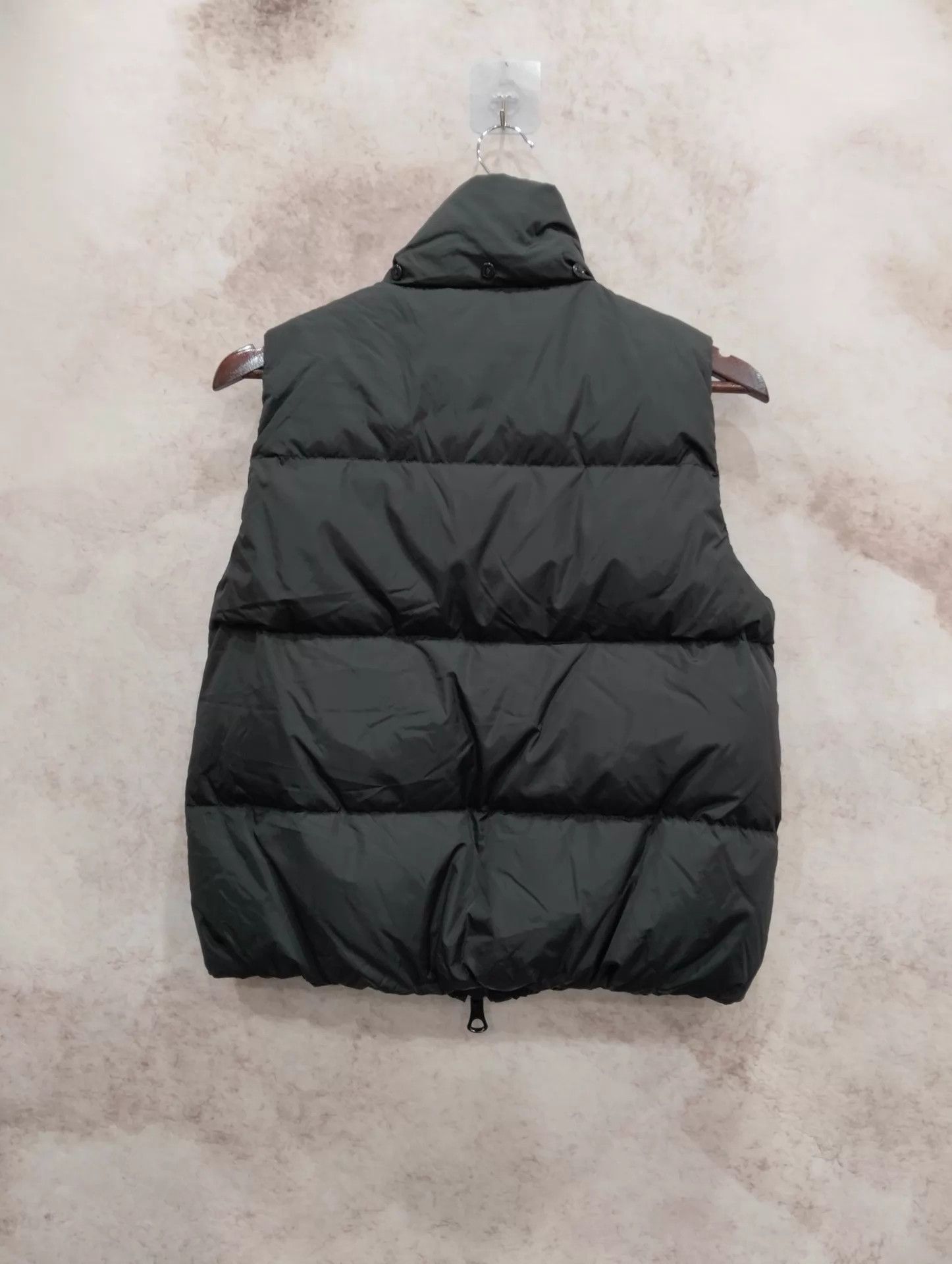 Moncler Moncler down vest no hood size 2 Size XS / US 0-2 / IT 36-38 - 2 Thumbnail